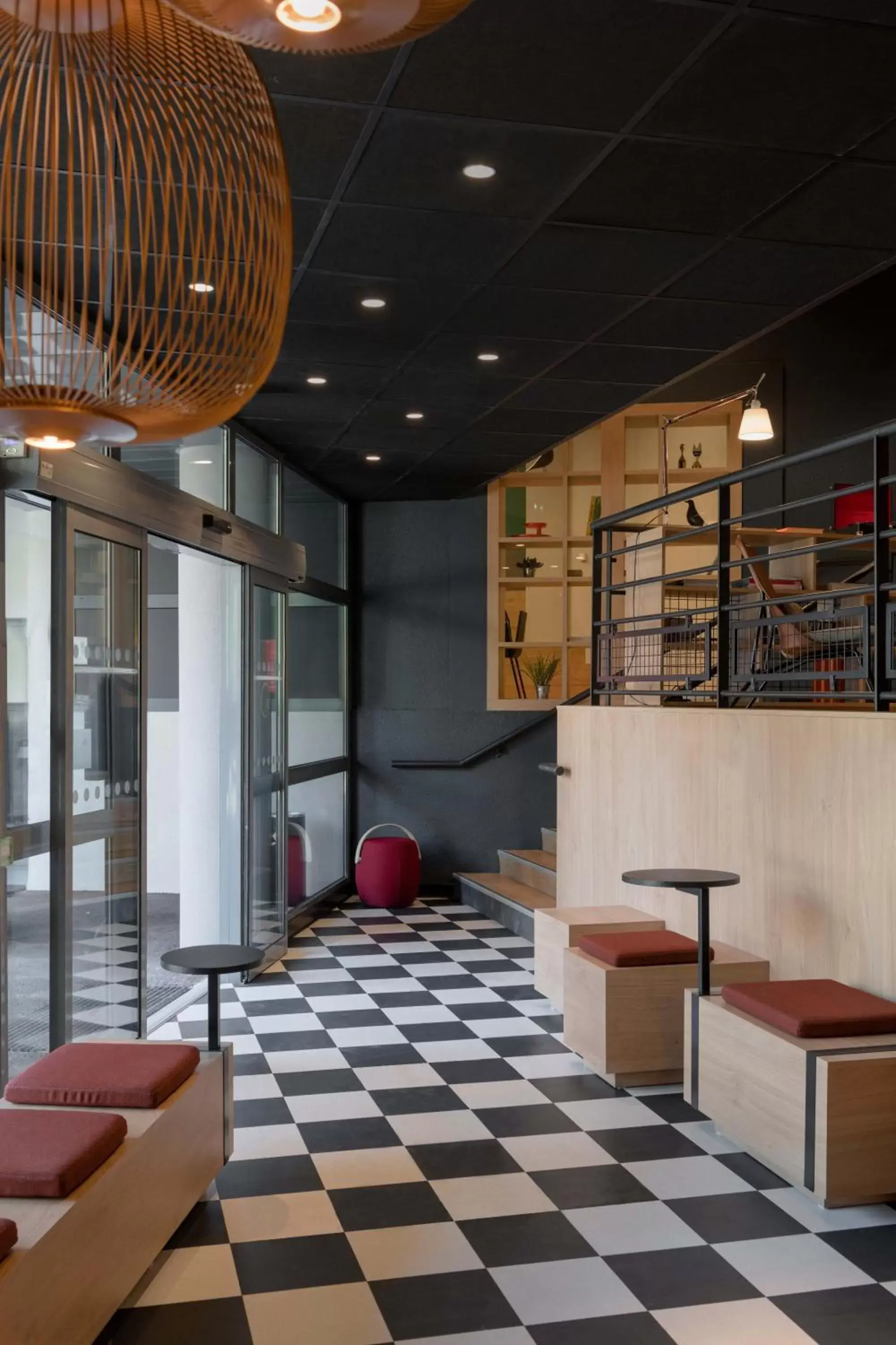 Lobby or reception in Ibis Annecy - Cran-Gevrier Lobby or reception in Ibis Annecy - Cran-Gevrier