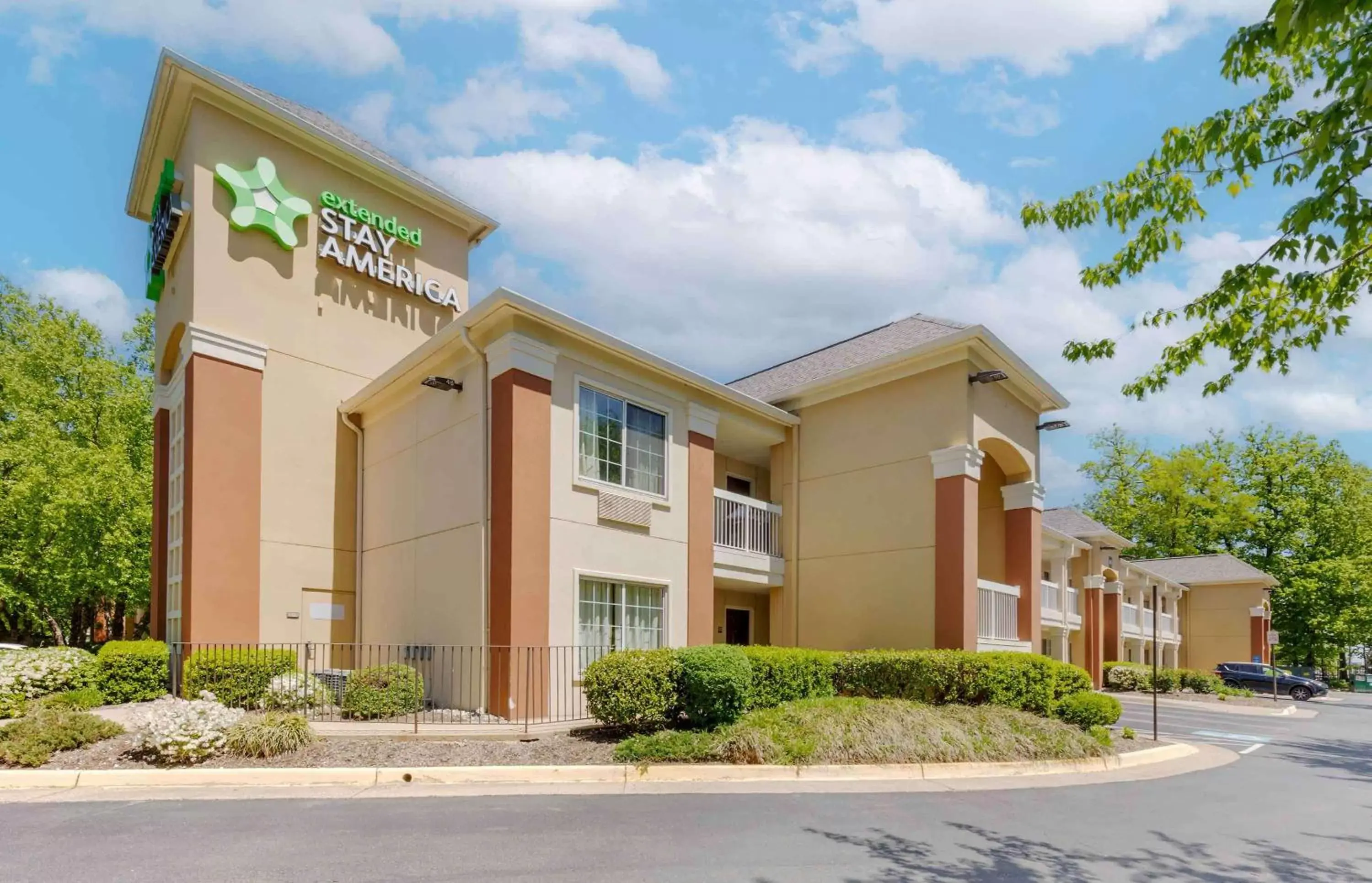 Property Building in Extended Stay America Suites - Washington, DC - Fairfax - Fair Oaks
