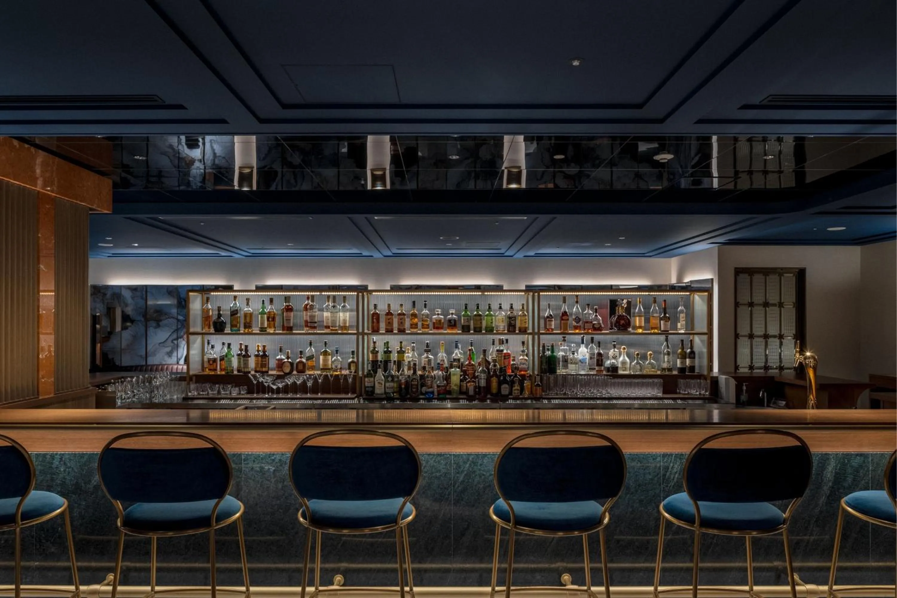 Lounge or bar in The Westin Miyako Kyoto