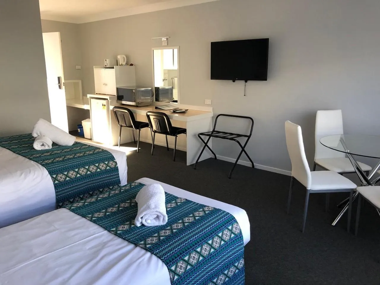 Bed in Marco Polo Motor Inn Taree