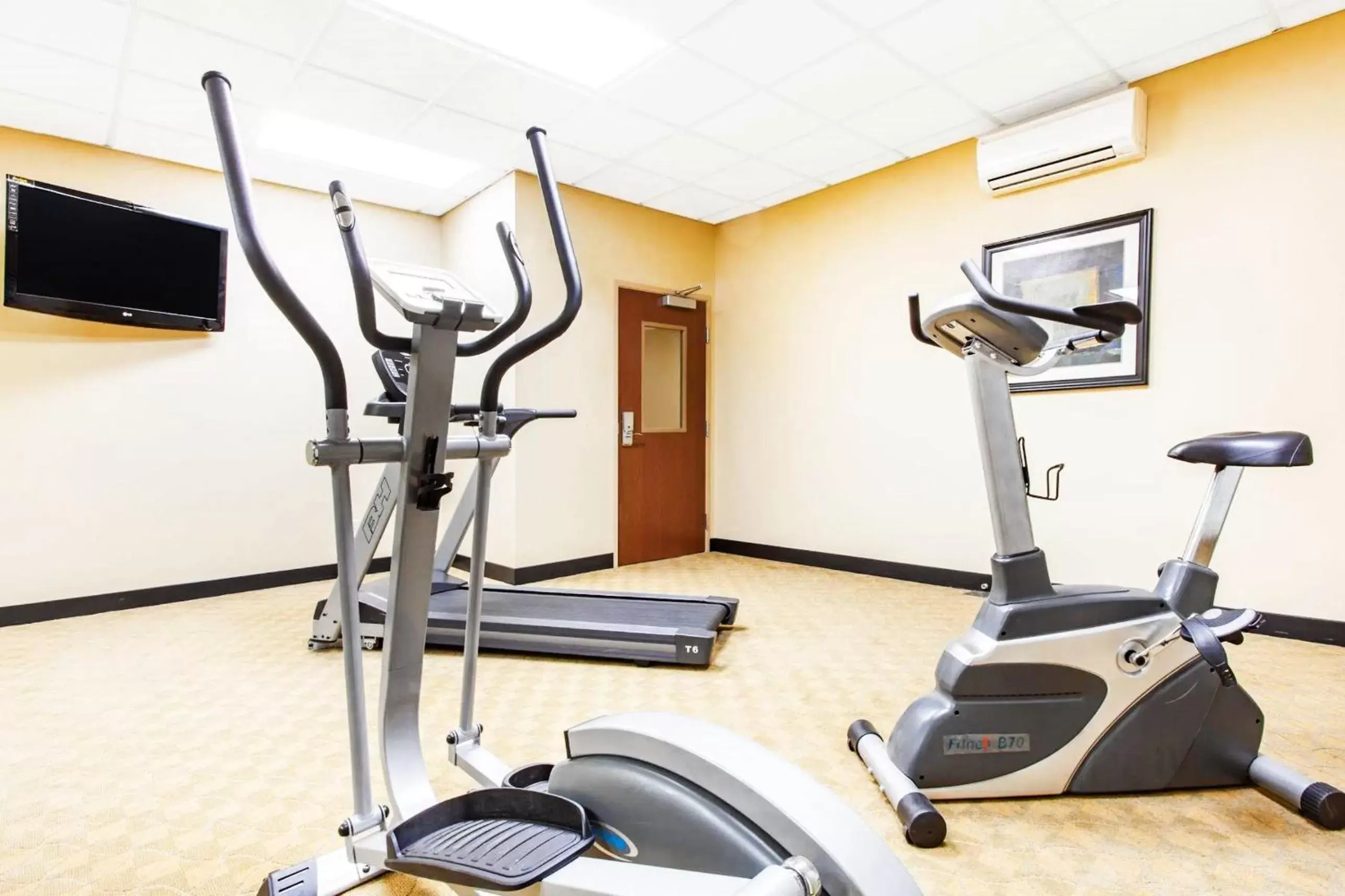Fitness Center/Facilities in Super 8 by Wyndham Savannah
