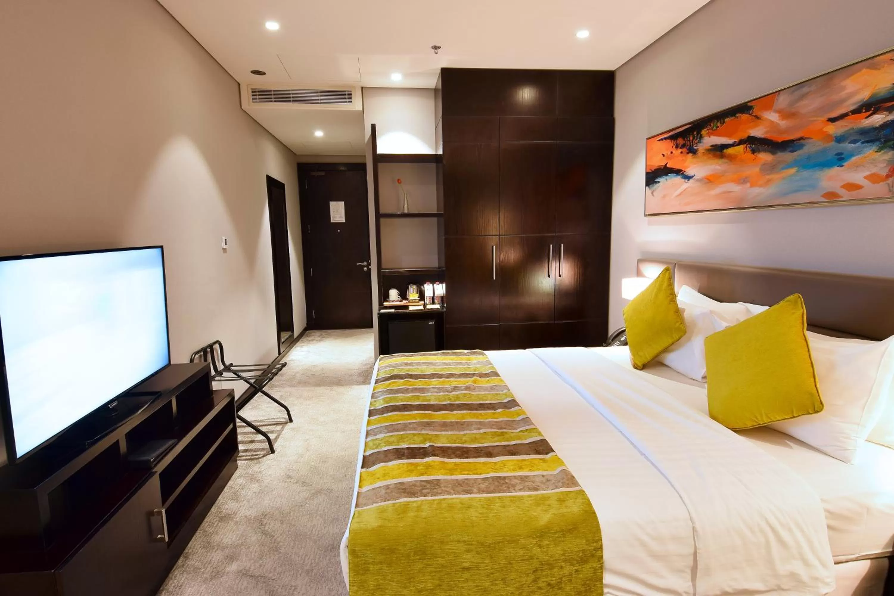 Photo of the whole room, Bed in Best Western Plus Fursan