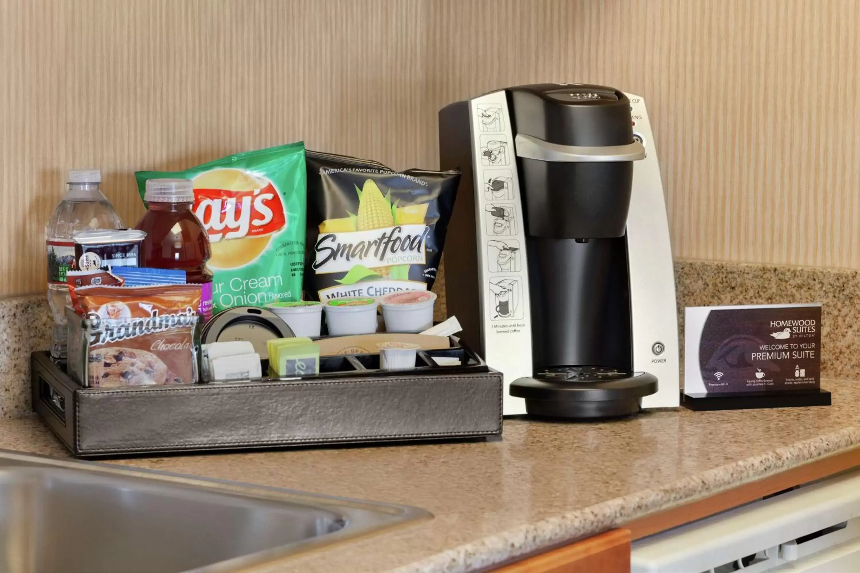 Kitchen or kitchenette, Coffee/Tea Facilities in Homewood Suites by Hilton - Oakland Waterfront