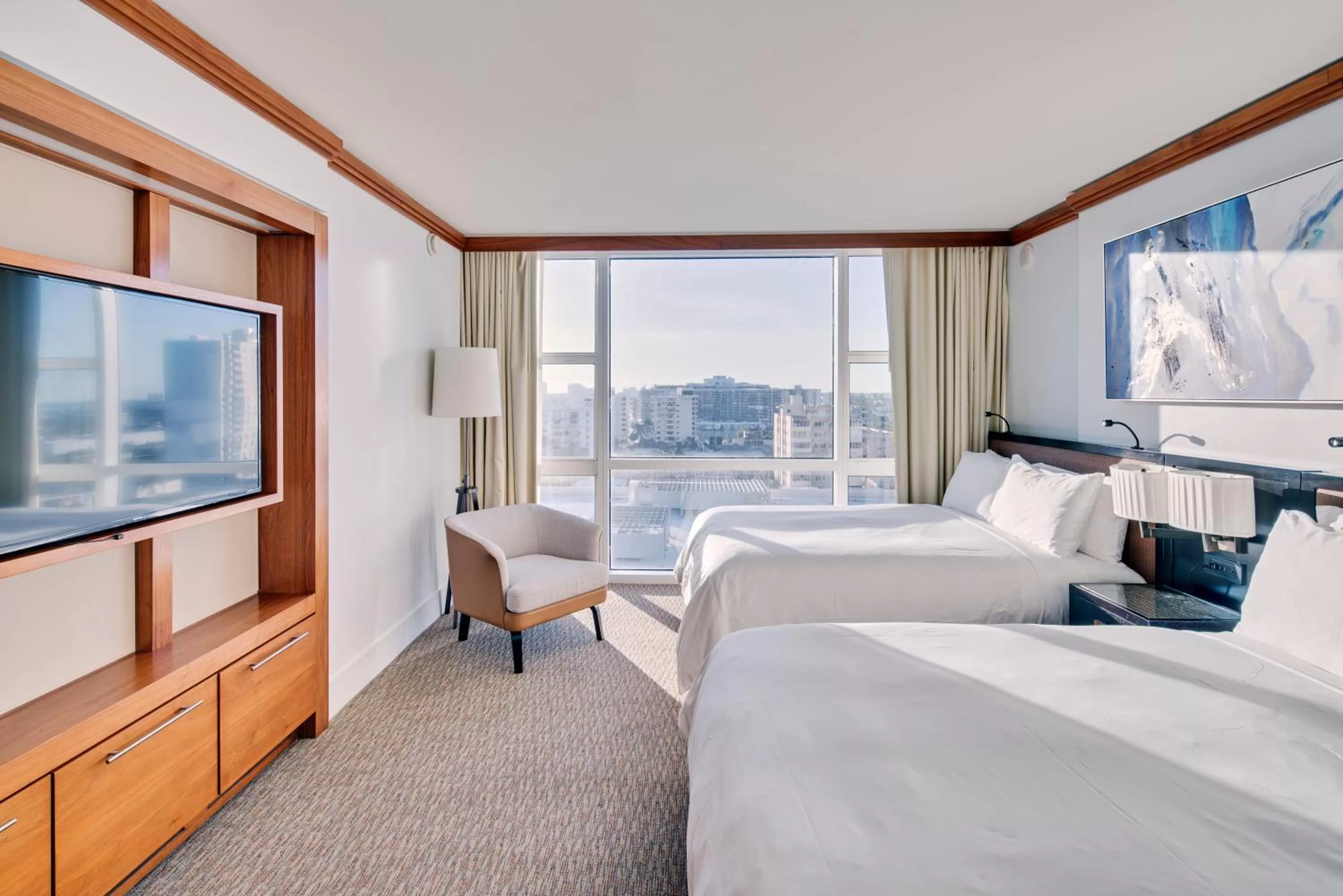 Bedroom, Bed in Carillon Miami Wellness Resort