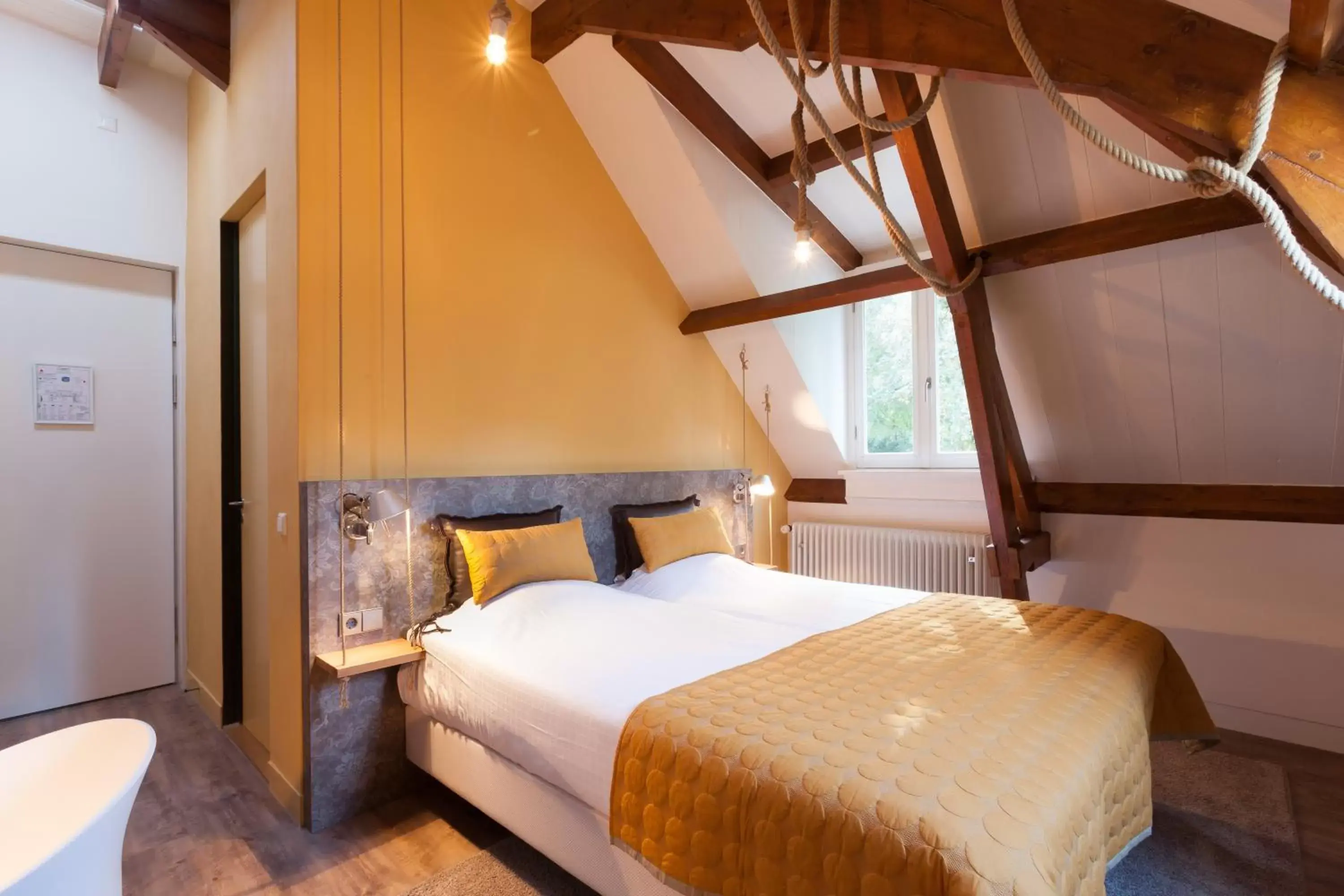 Photo of the whole room, Bed in Landgoed Groot Warnsborn