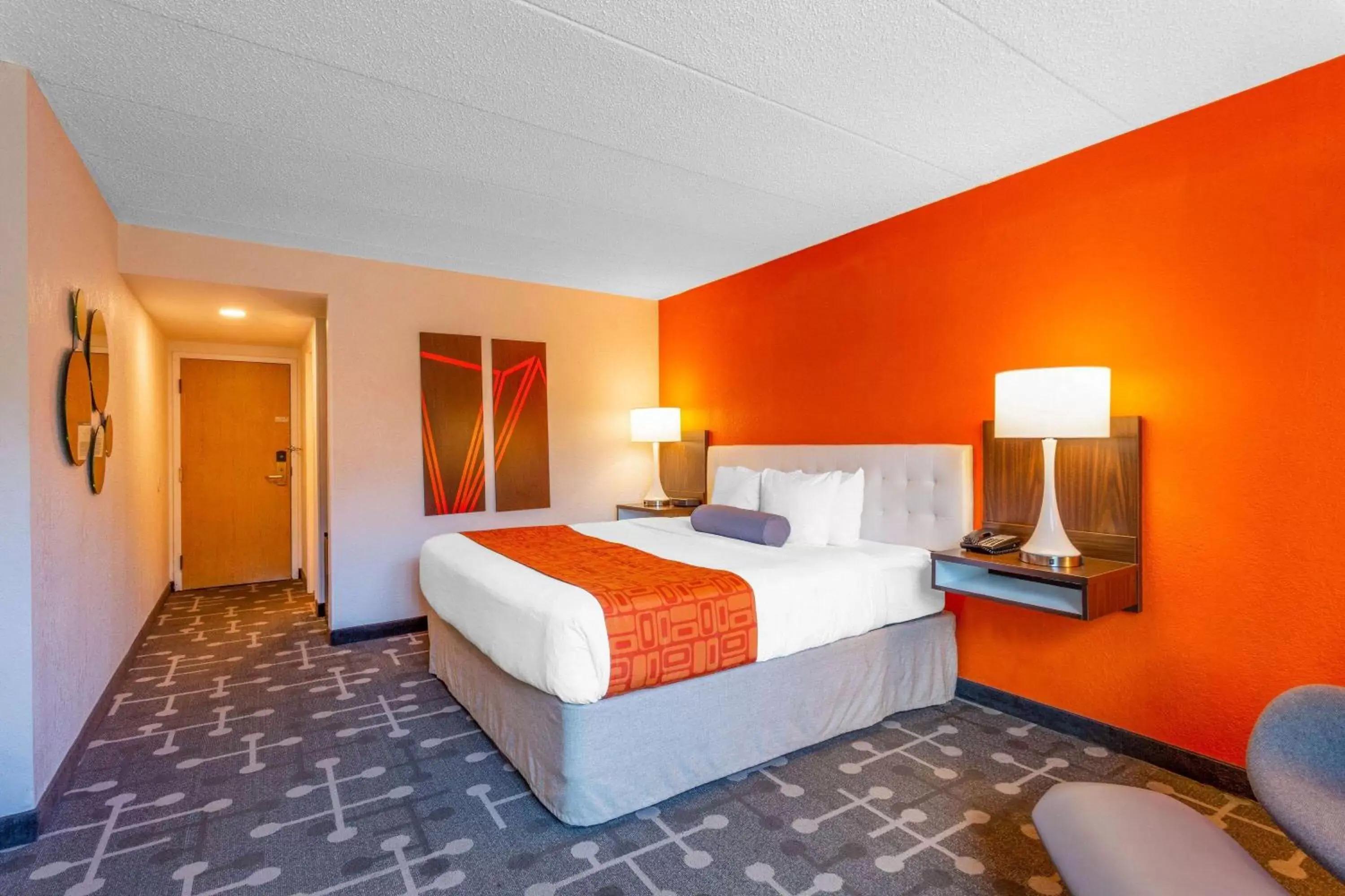 Photo of the whole room, Bed in Howard Johnson by Wyndham Portsmouth