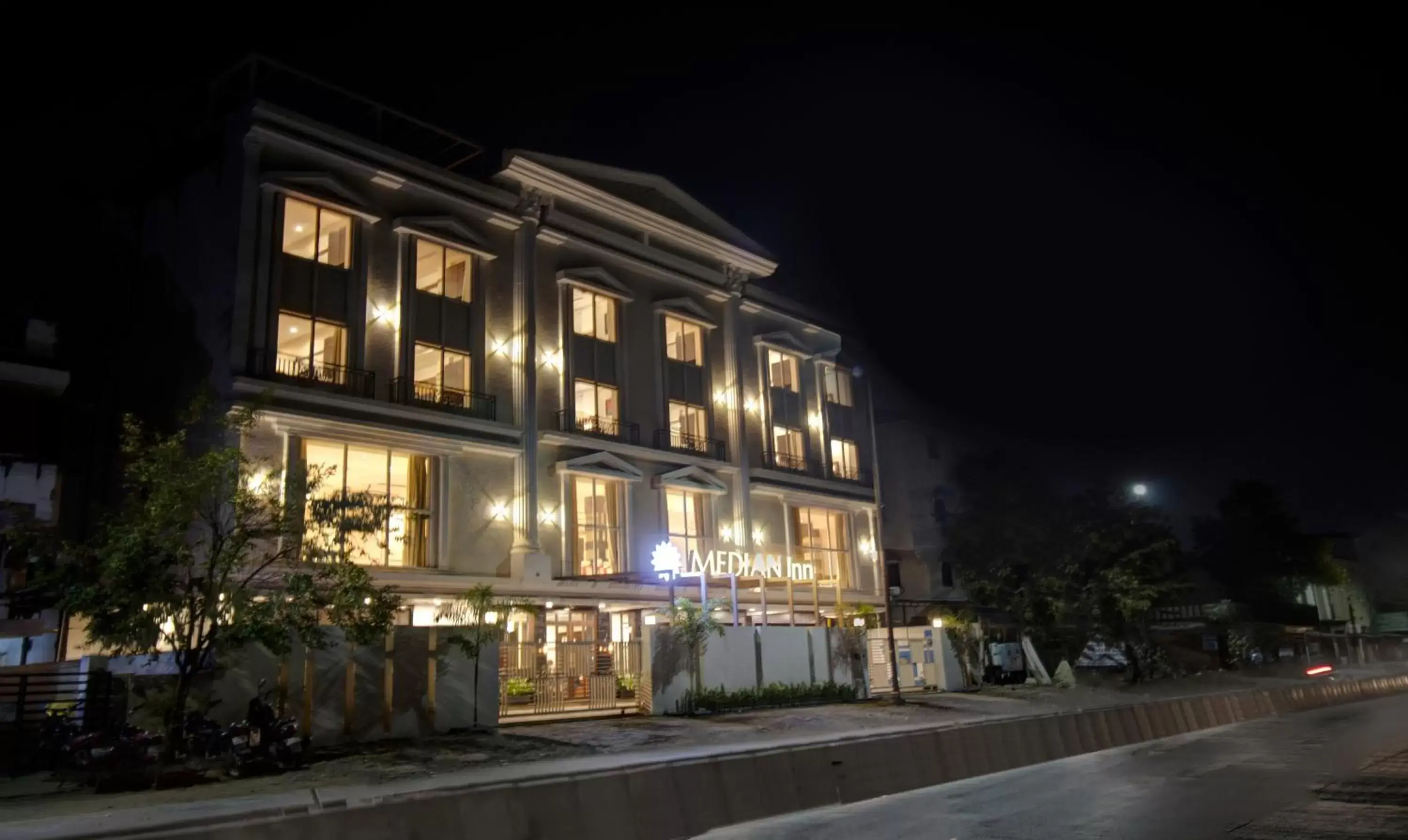 Facade/entrance in Treebo Premium Median Inn Facade/entrance in Treebo Premium Median Inn