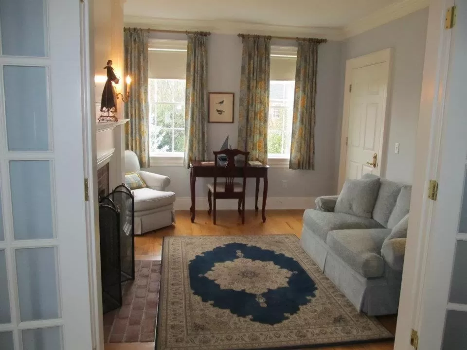 Bed in Compass Rose Inn