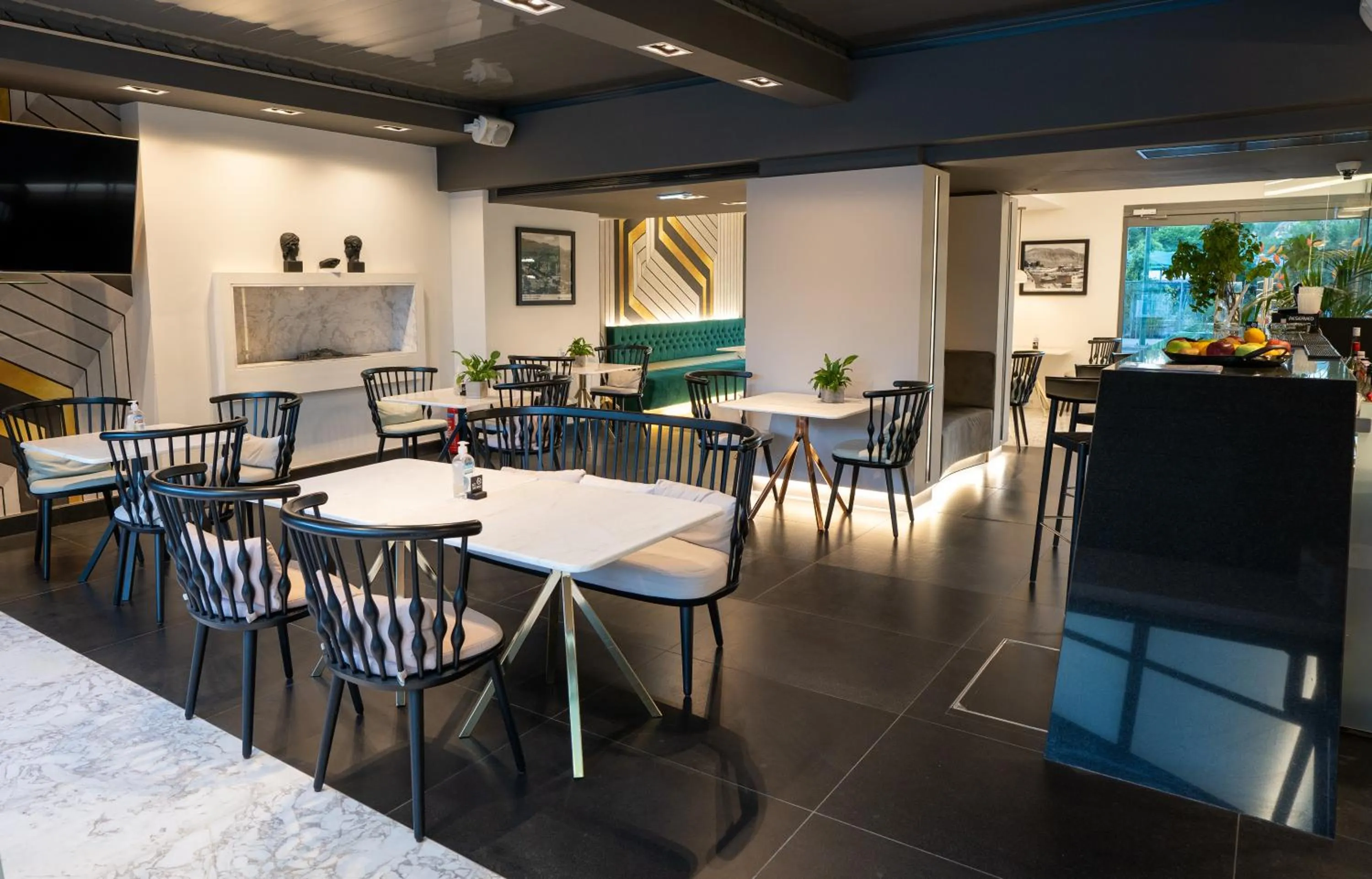 Restaurant/places to eat in Garden City Resort