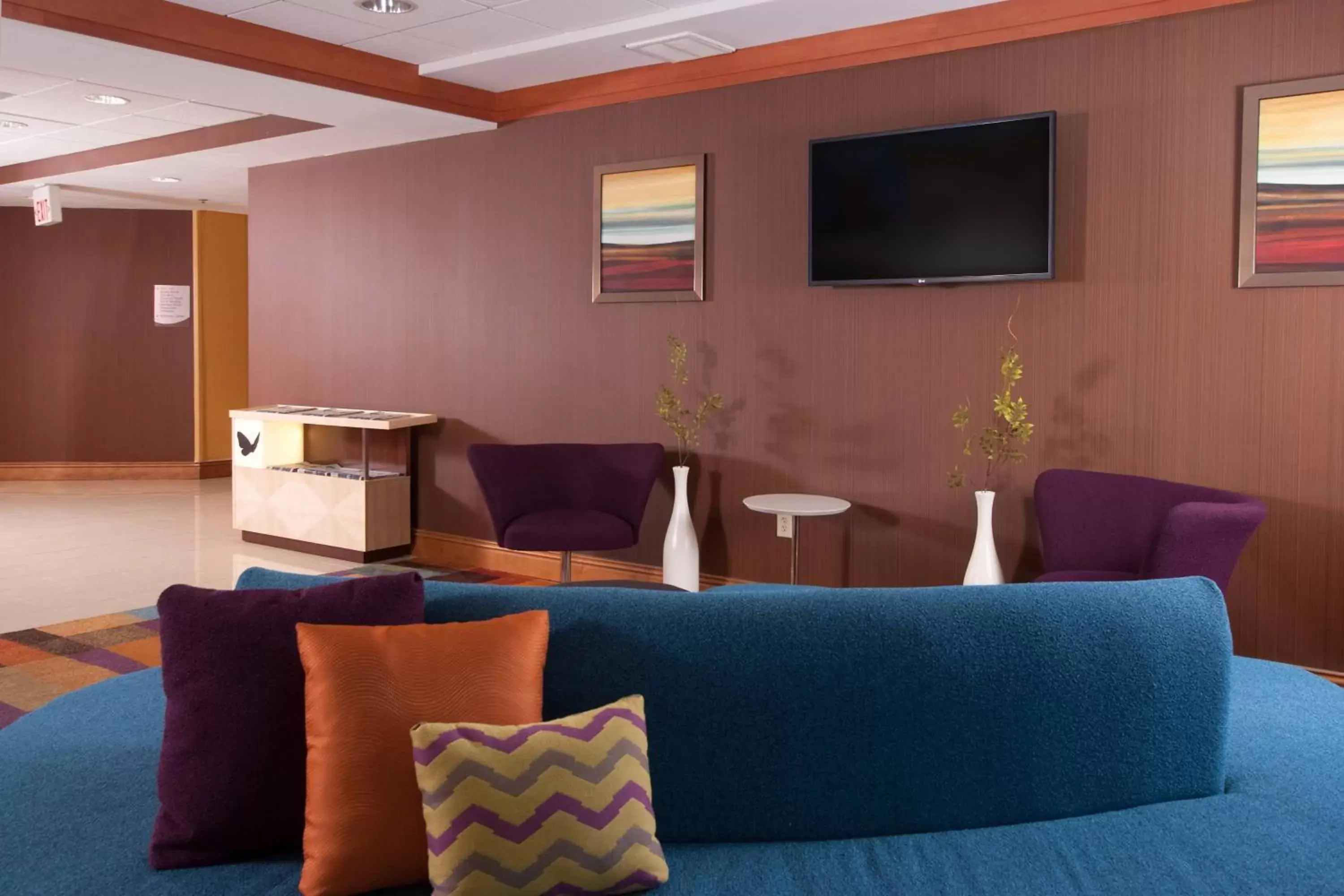 Lobby or reception, Lounge/Bar in Fairfield Inn and Suites Atlanta Airport South/Sullivan Road