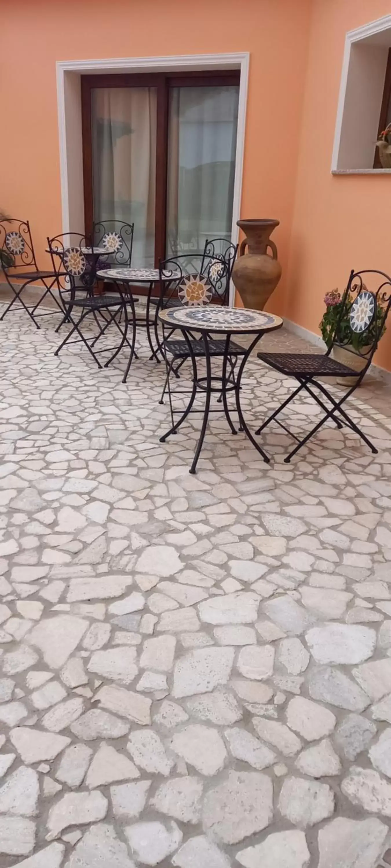 Patio/Outdoor Area in B&B Il Mandorlo