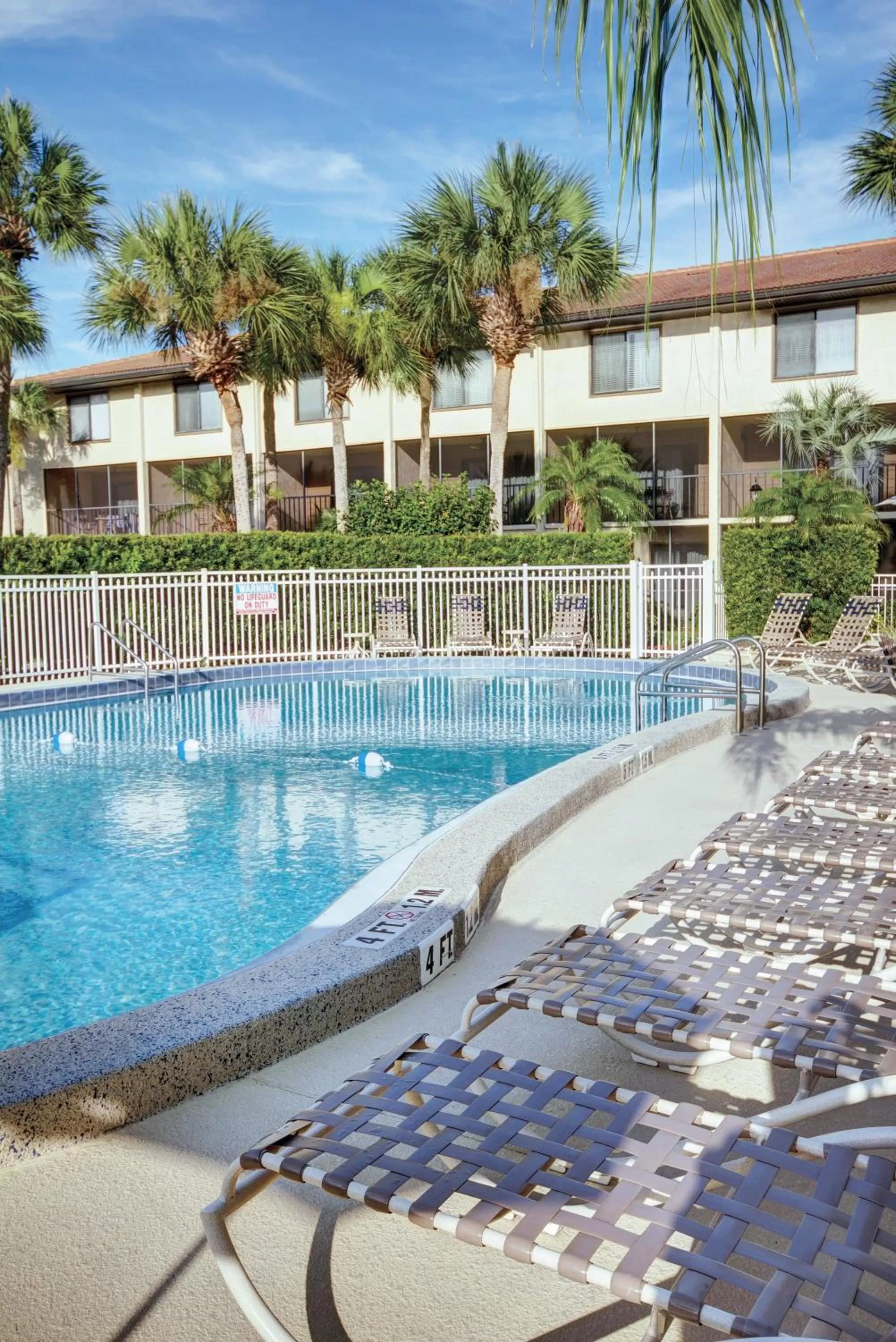 Swimming pool in Club Wyndham Orlando International