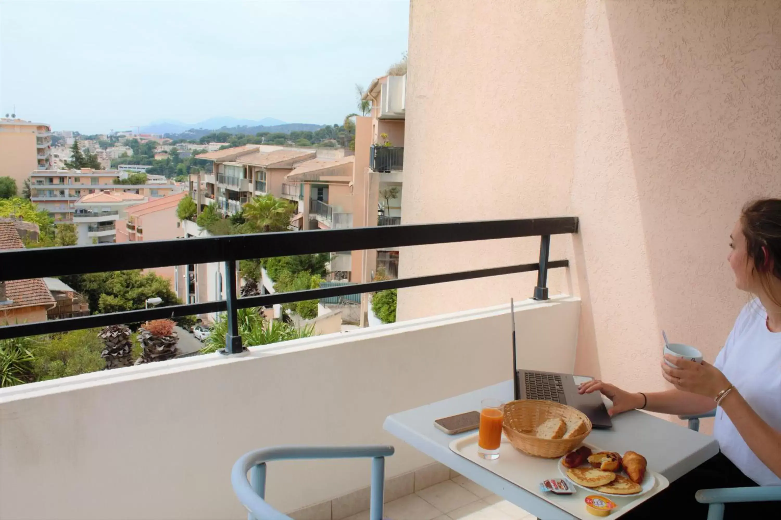 Balcony/Terrace in Adonis Cannes - Hôtel Thomas