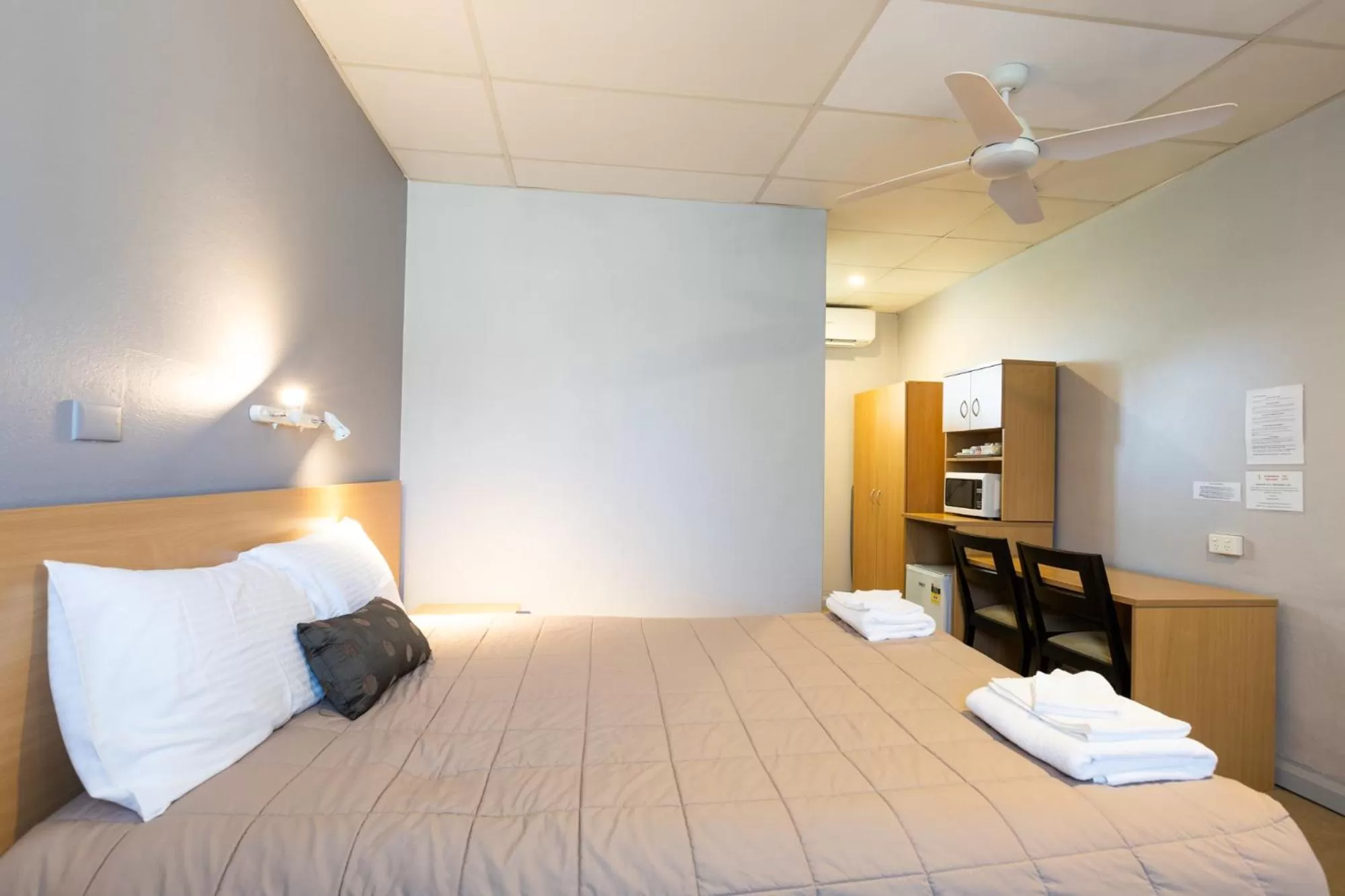 Bed in Mittagong Motel