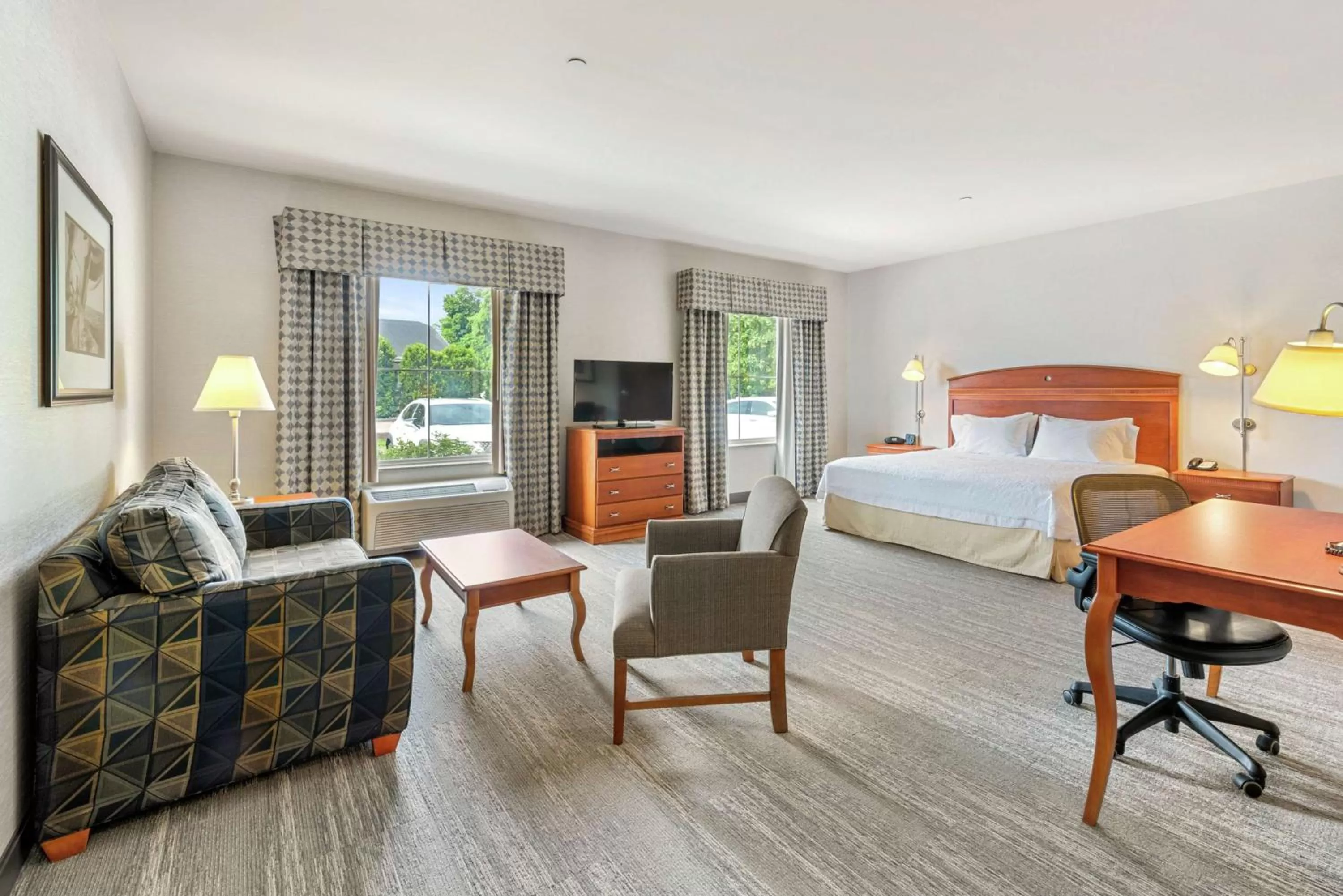 Bedroom, Bed in Hampton Inn & Suites Mystic