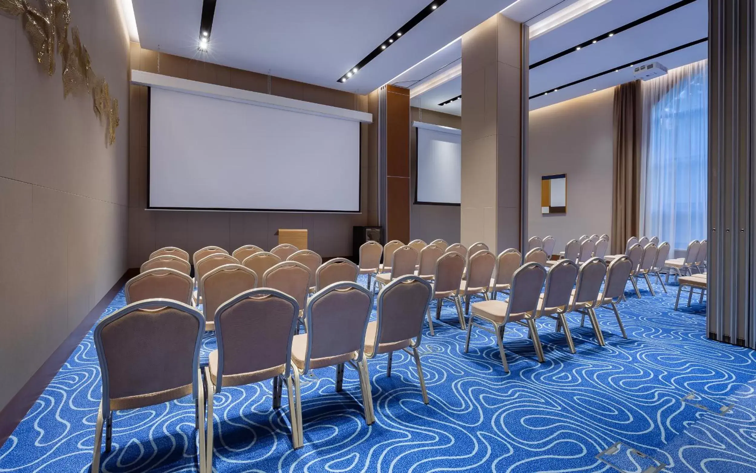 Meeting/conference room in Swissôtel Wellness Resort Alatau Almaty
