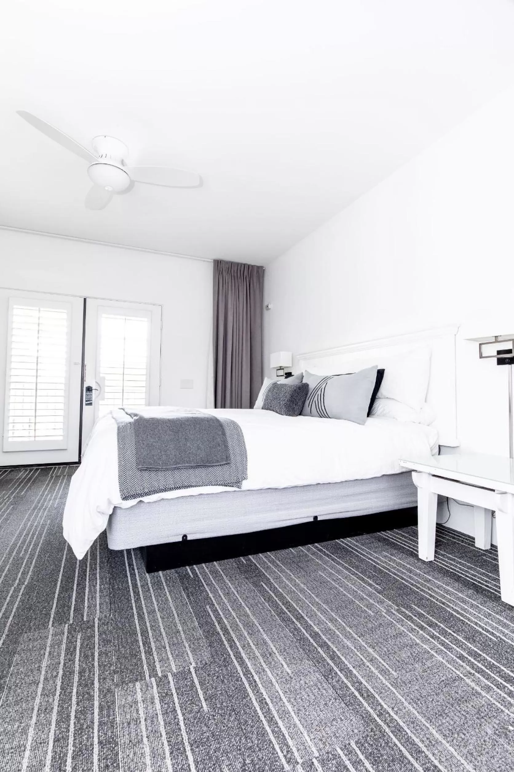 Patio, Bed in Alcazar Palm Springs