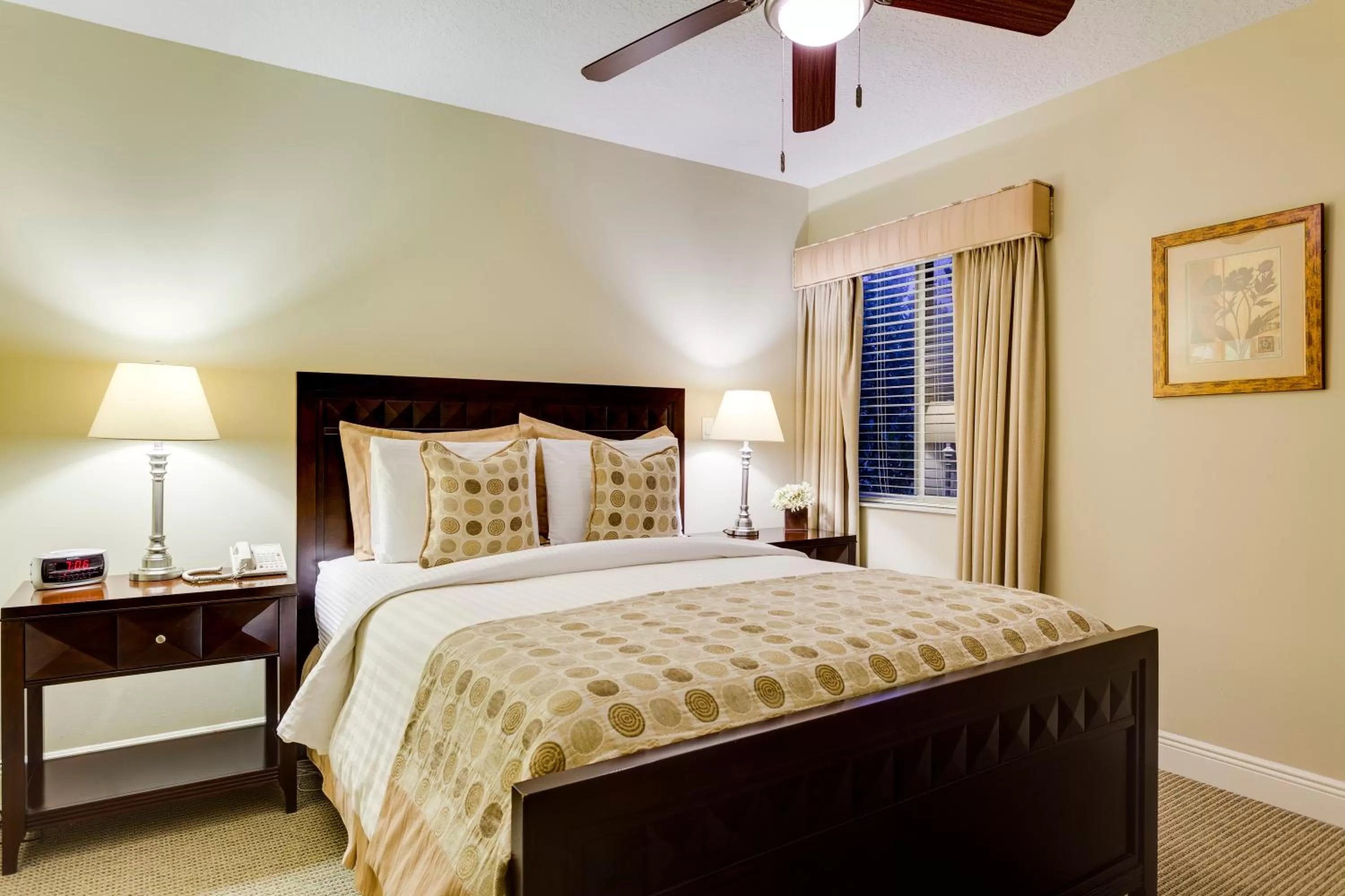 Bedroom, Bed in Sun Harbour Boutique Hotel