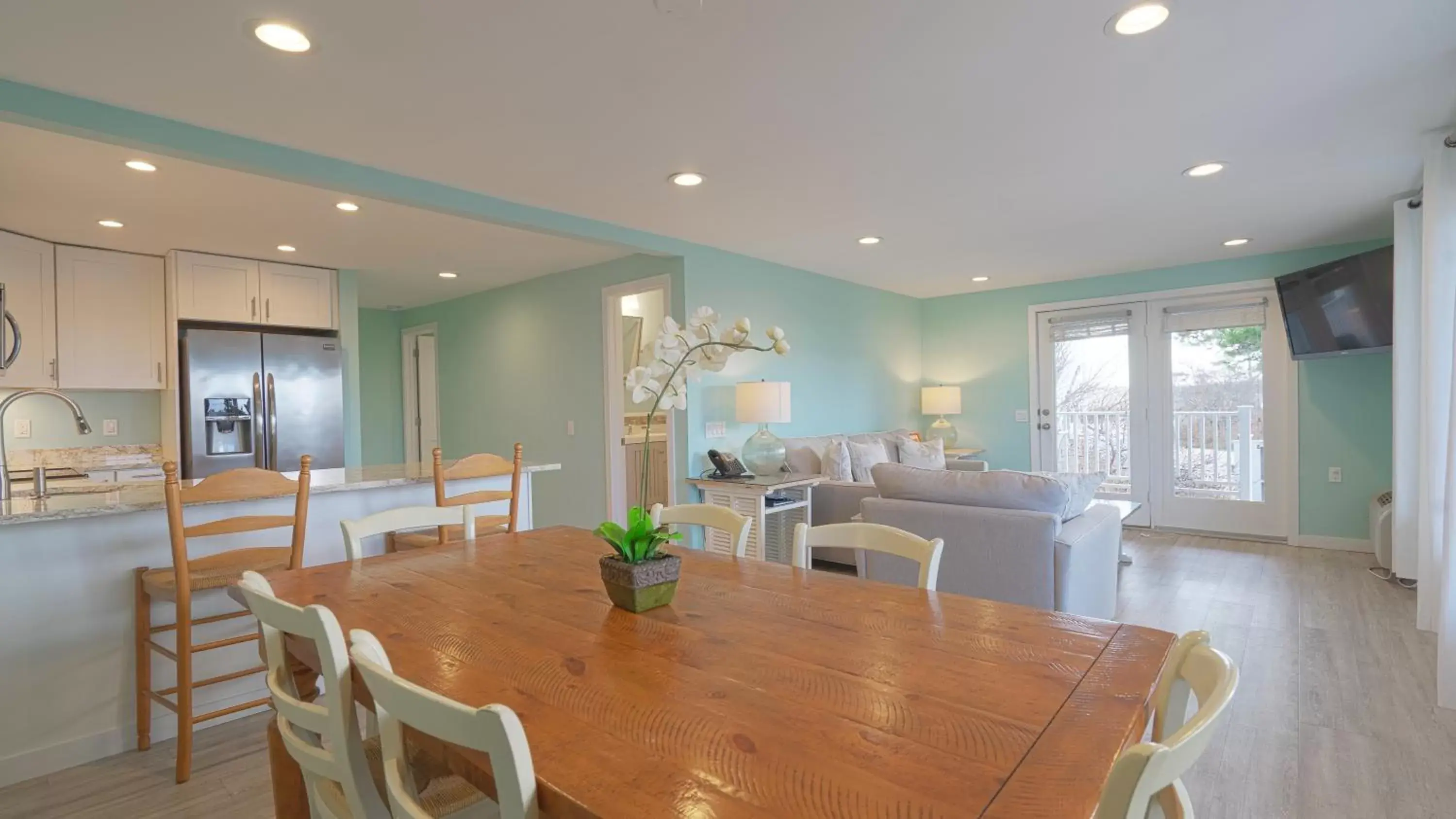 Dining Area in Sea Crest