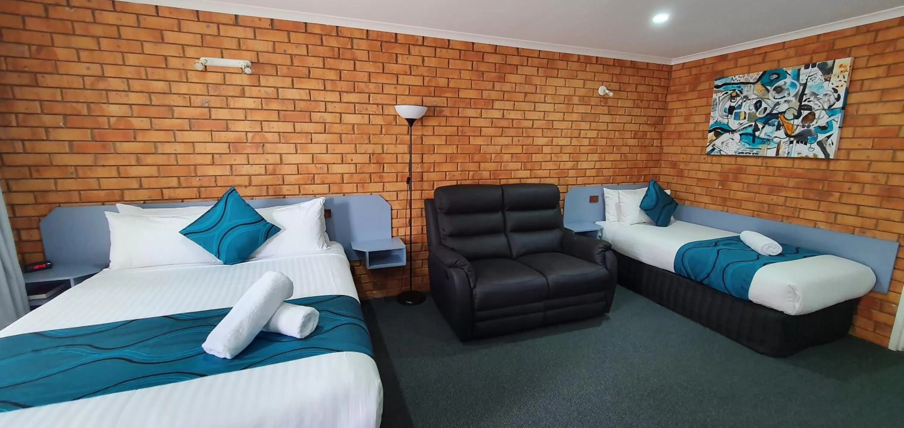 Bed in Centrepoint Motel Deniliquin