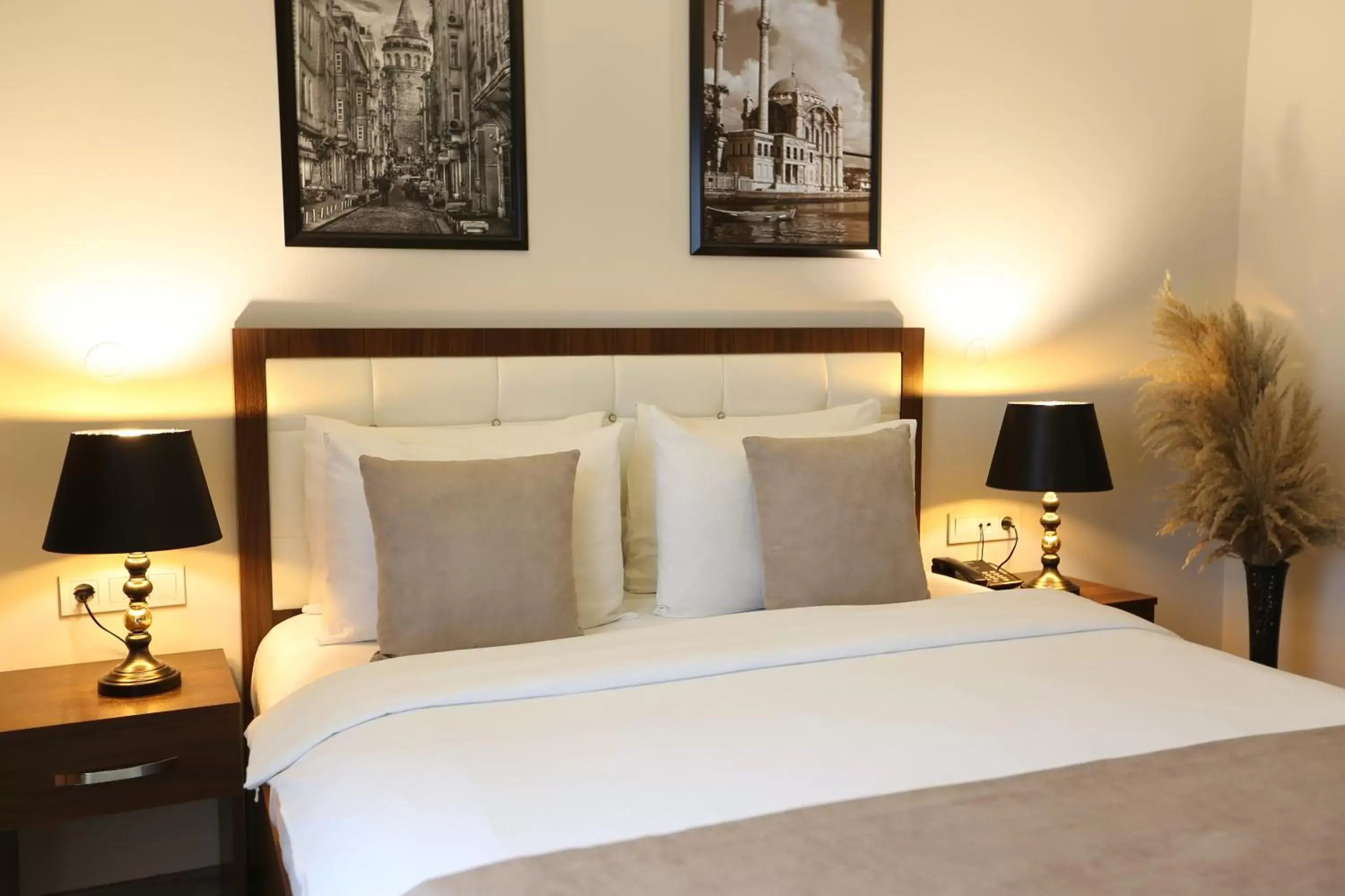Bed in Cebeci Grand Hotel