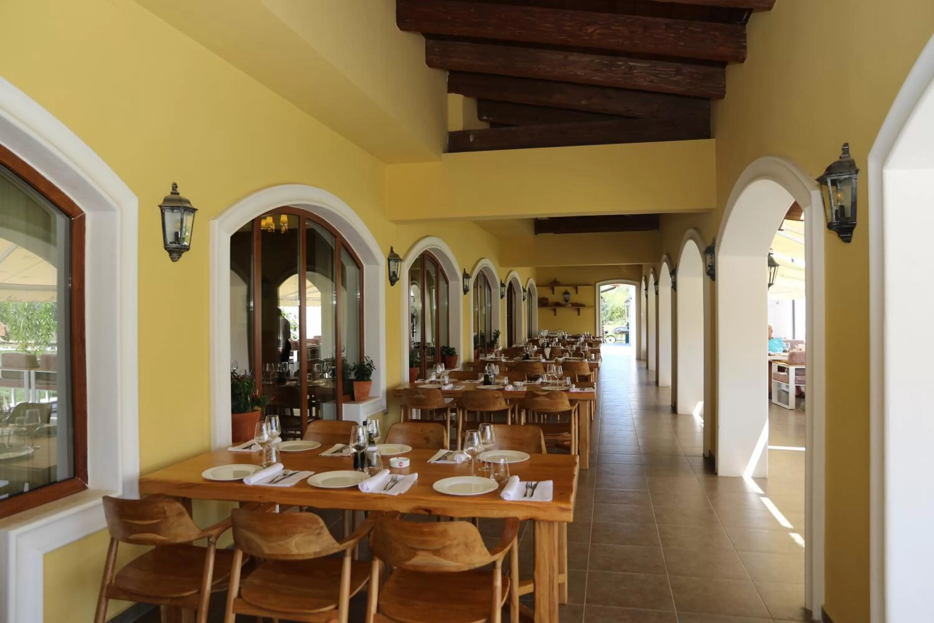 Restaurant/places to eat in Vinea Resort