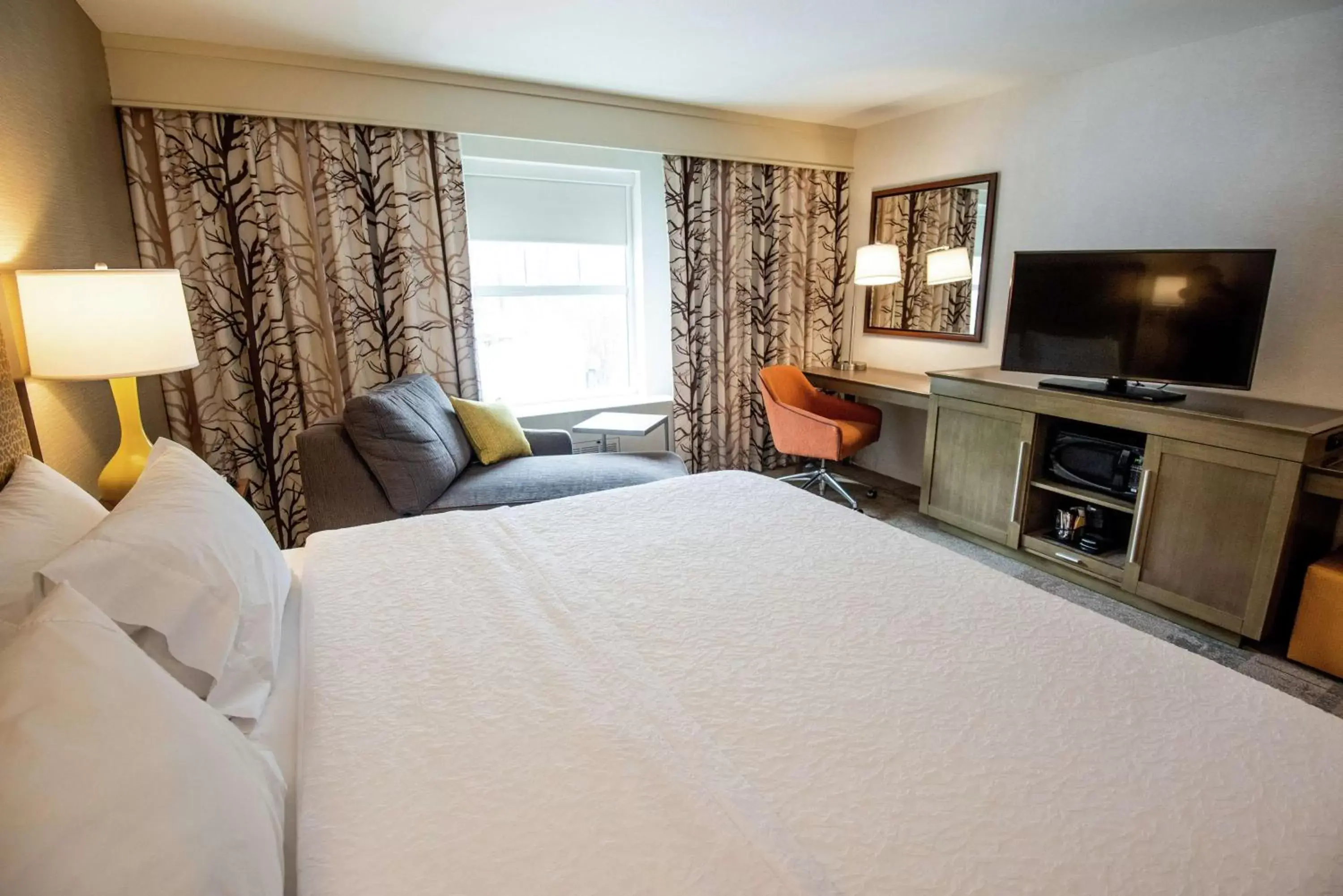 Bedroom, Bed in Hampton Inn & Suites Manchester, Vt Bedroom, Bed in Hampton Inn & Suites Manchester, Vt