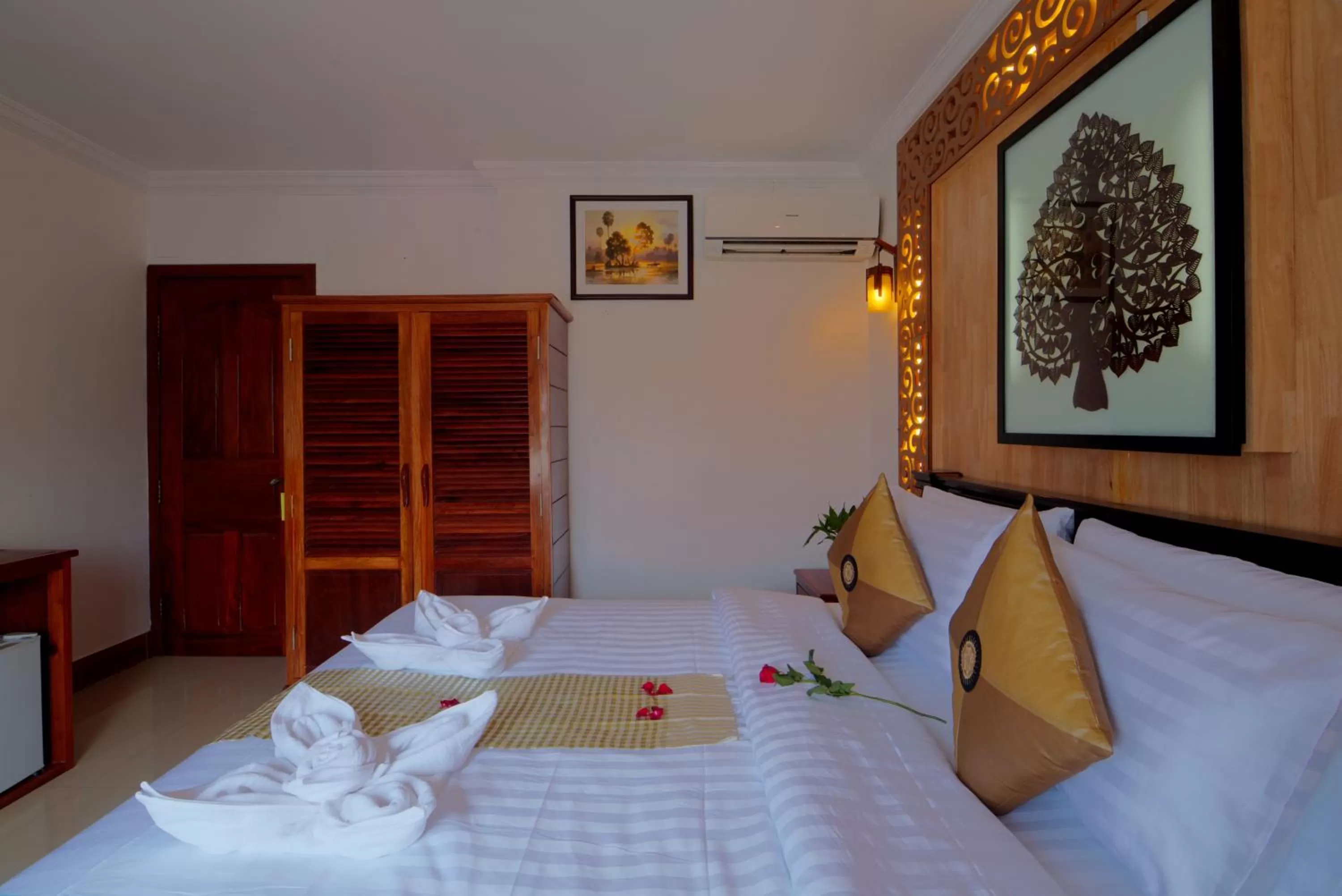 Bedroom, Bed in Bou Phanith Villa