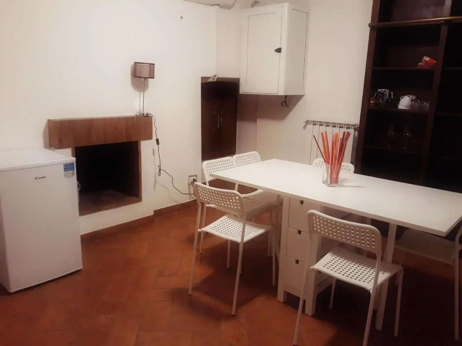 Living room, Kitchen/Kitchenette in Relais Arco Della Pace
