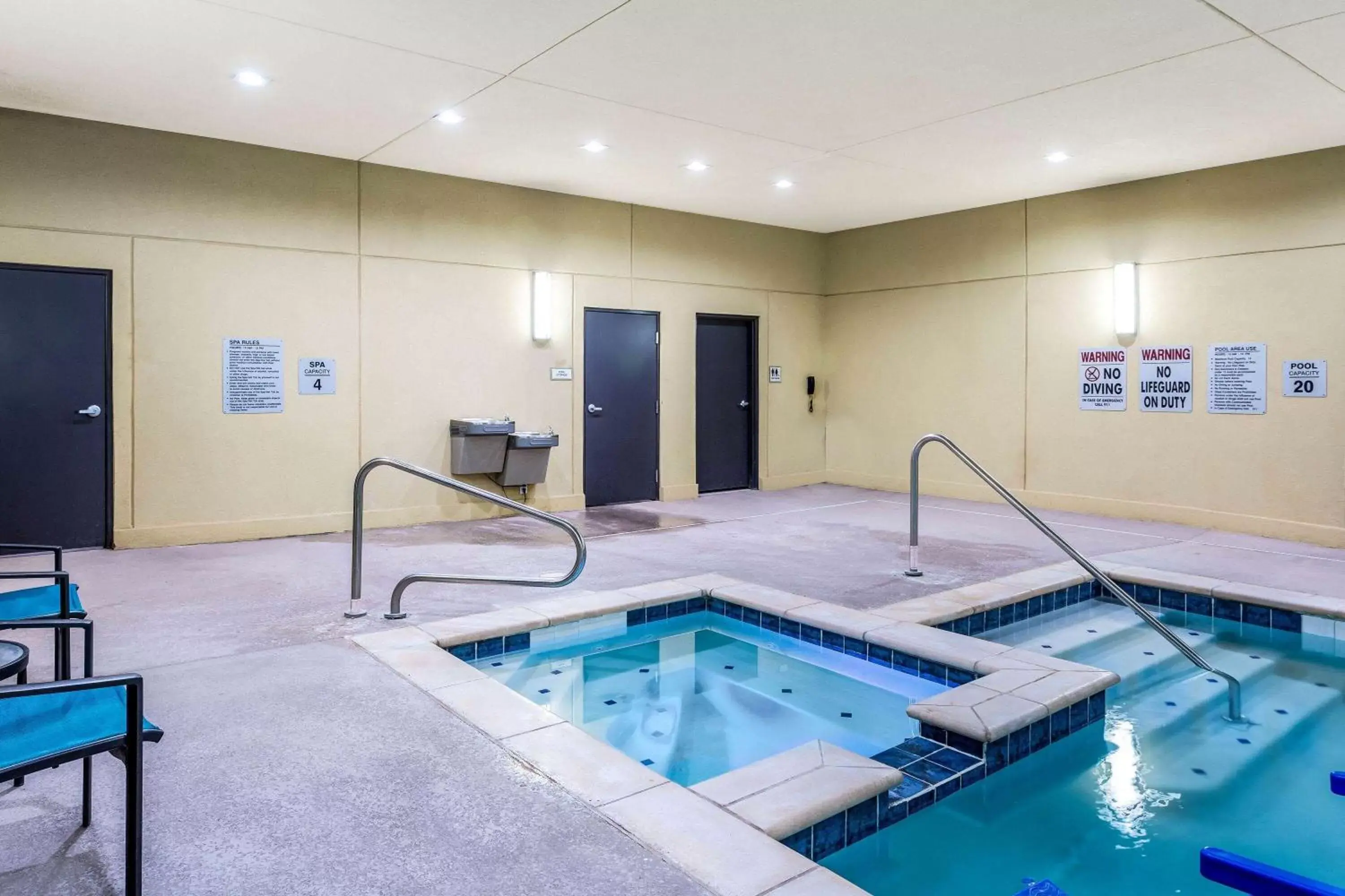 Hot Tub, Swimming Pool in La Quinta by Wyndham Colorado City
