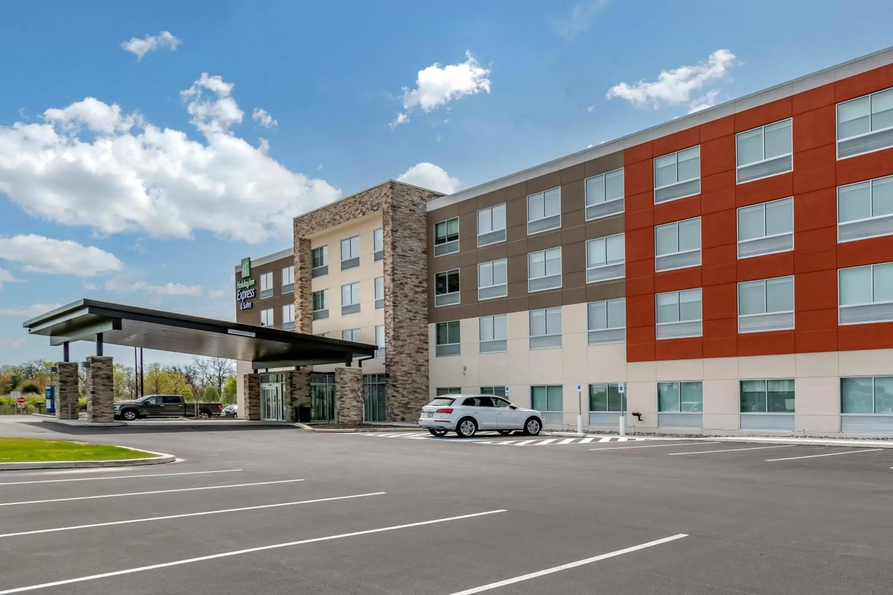 Property Building in Holiday Inn Express & Suites - Lancaster - Mount Joy, an IHG Hotel