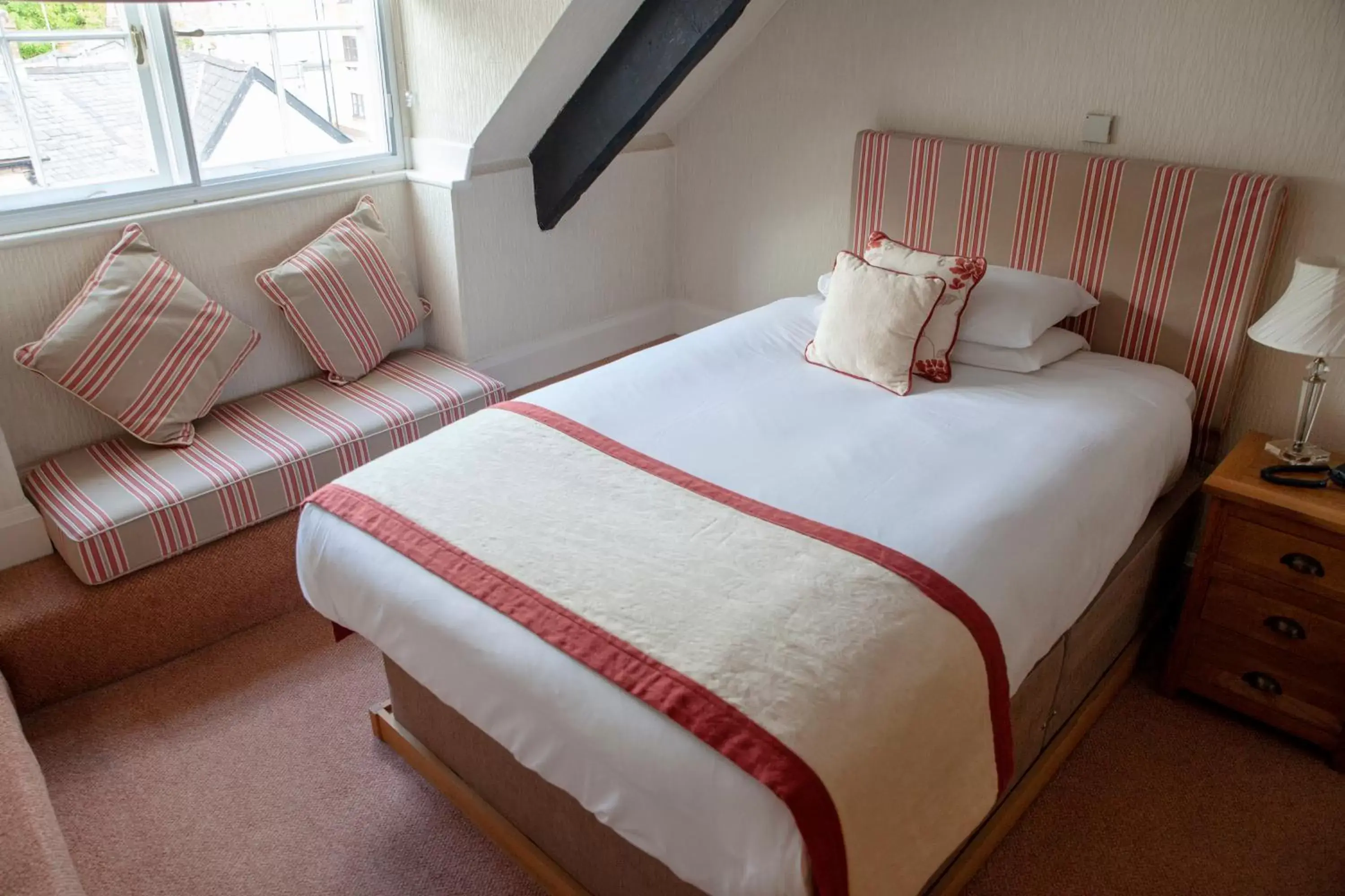 Bed in Three Salmons Hotel