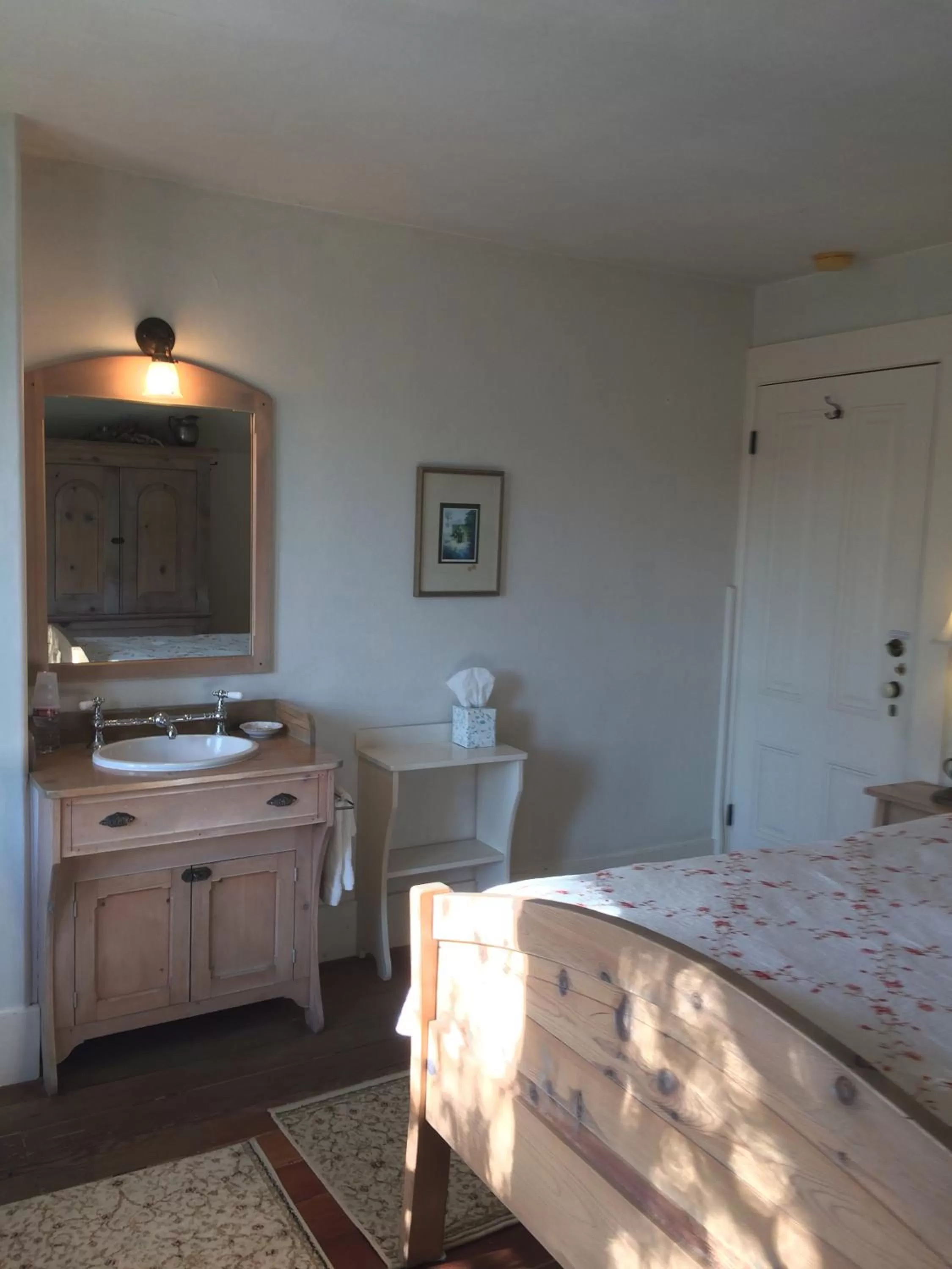 Bedroom, Bed in The Squibb Houses