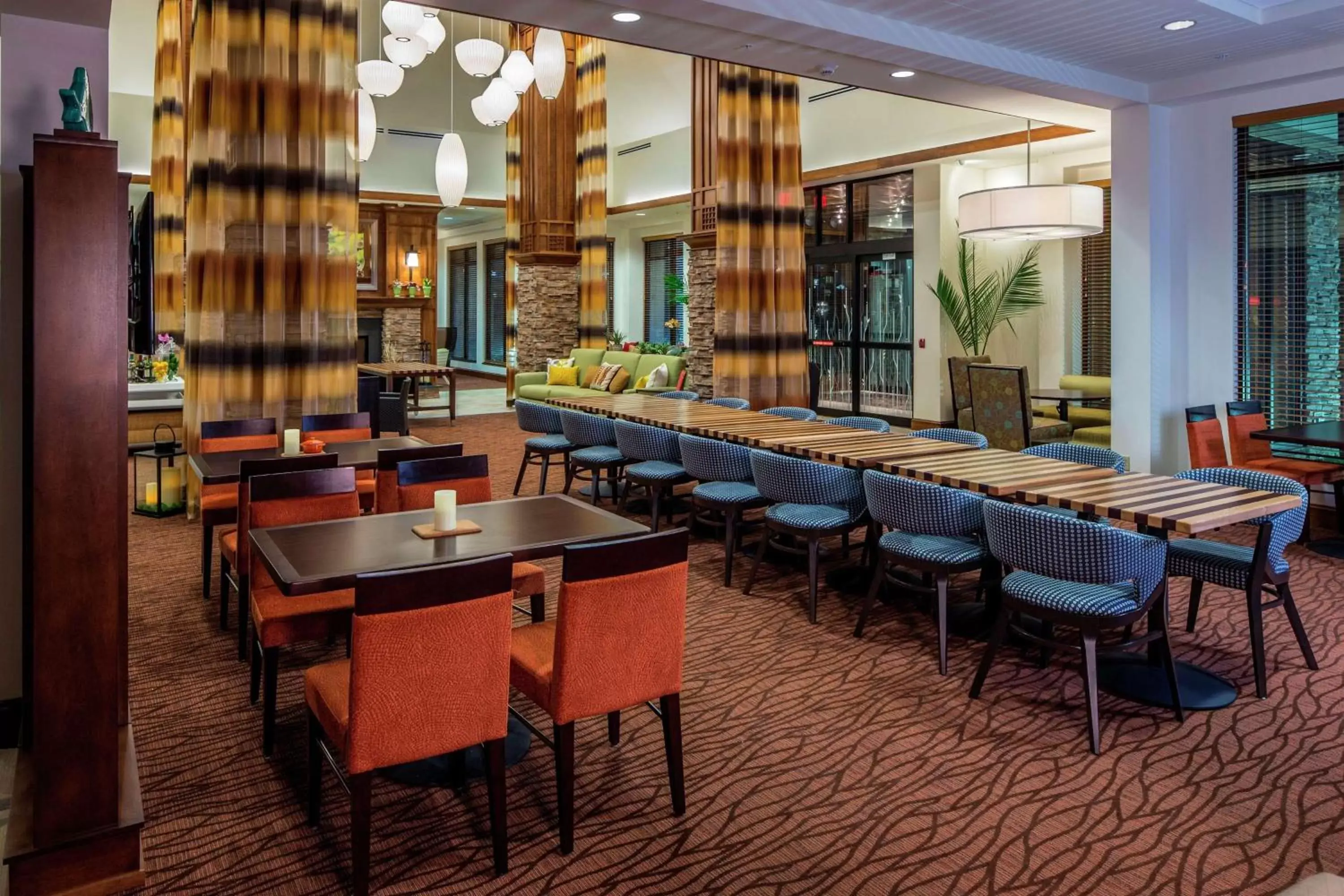 Dining area, Restaurant/Places to Eat in Hilton Garden Inn Uniontown