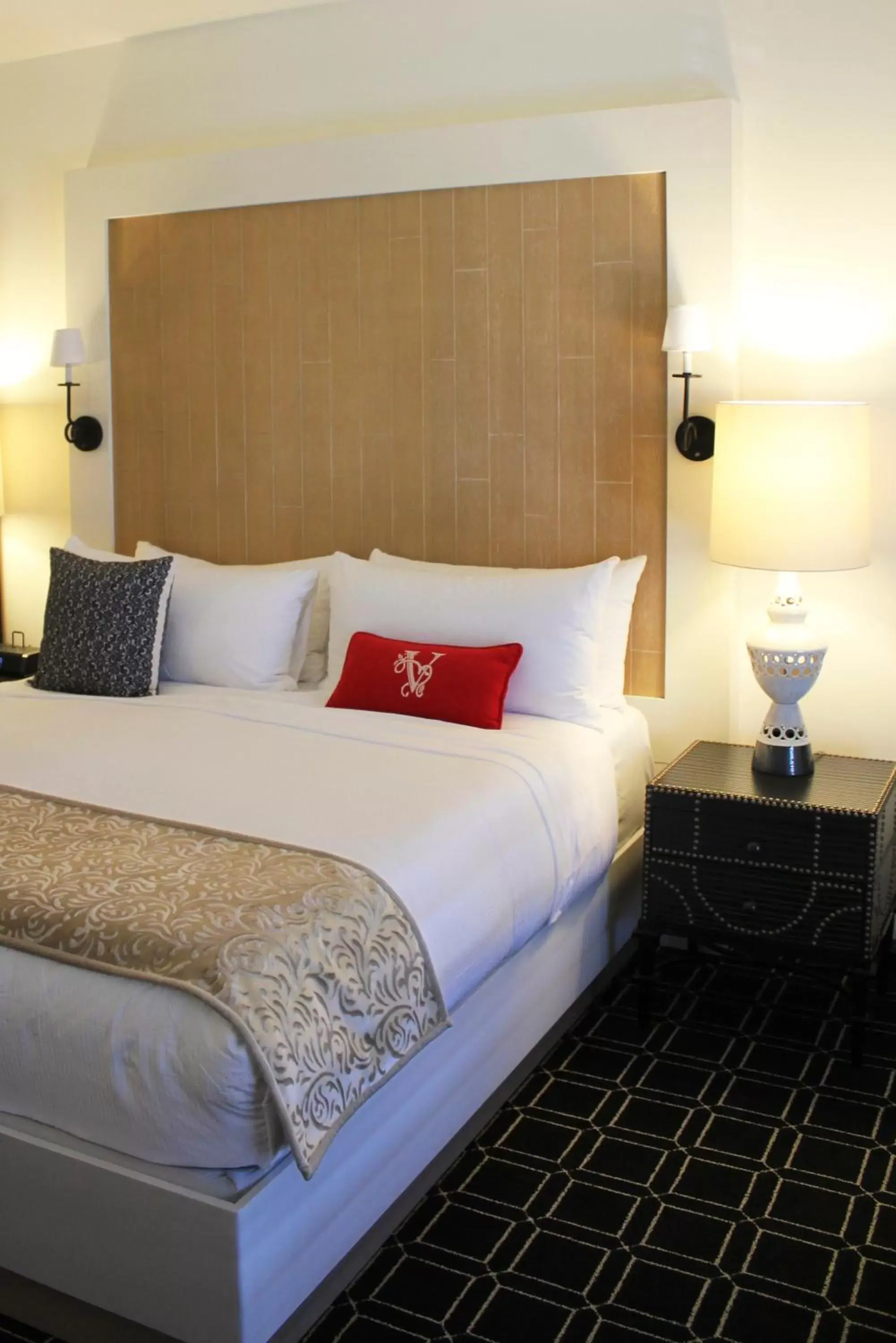 Bed, Room Photo in Hotel Valencia Santana Row