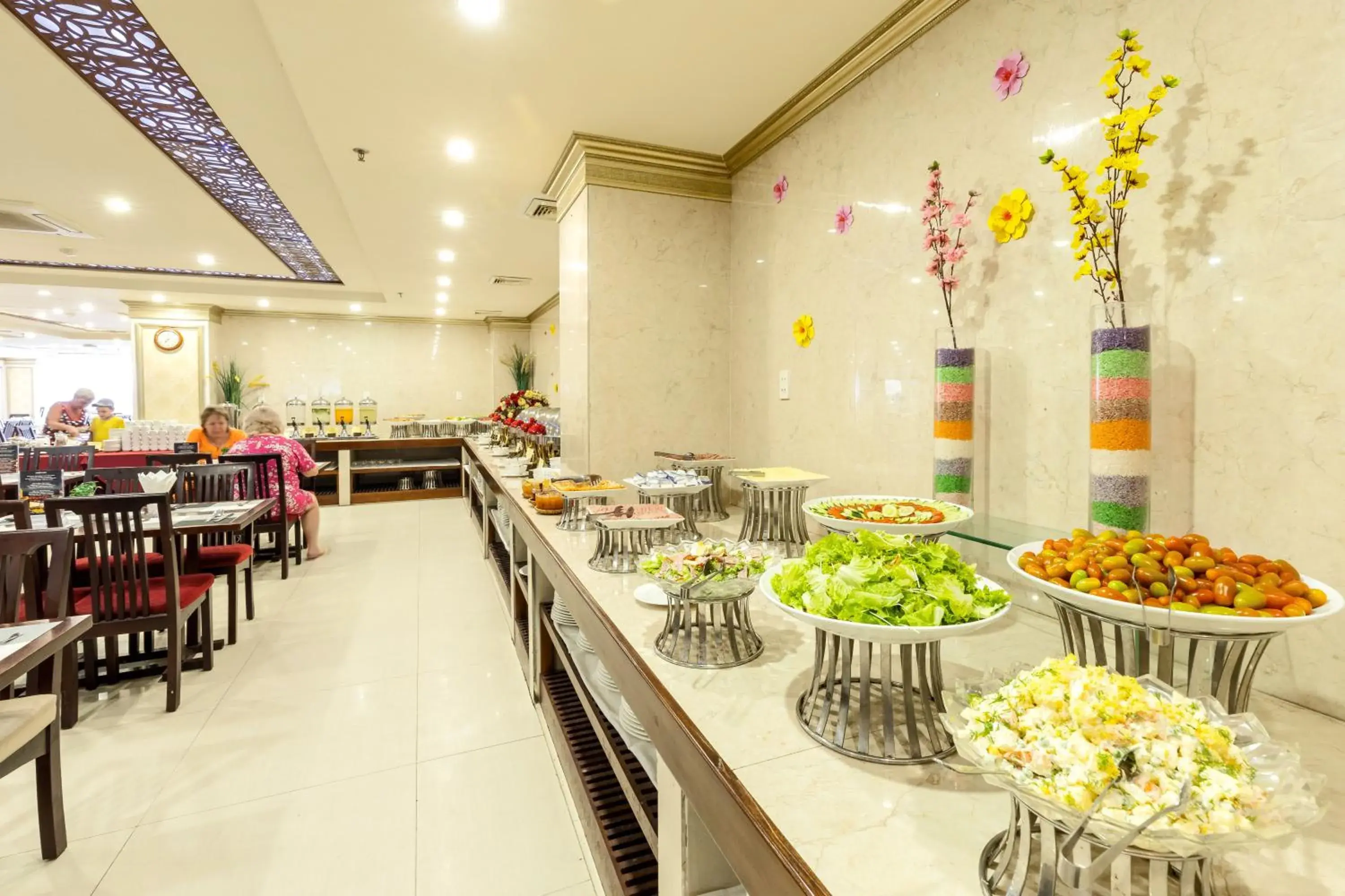 Restaurant/places to eat in Paris Luxury Hotel & Apartment Nha Trang Restaurant/places to eat in Paris Luxury Hotel & Apartment Nha Trang