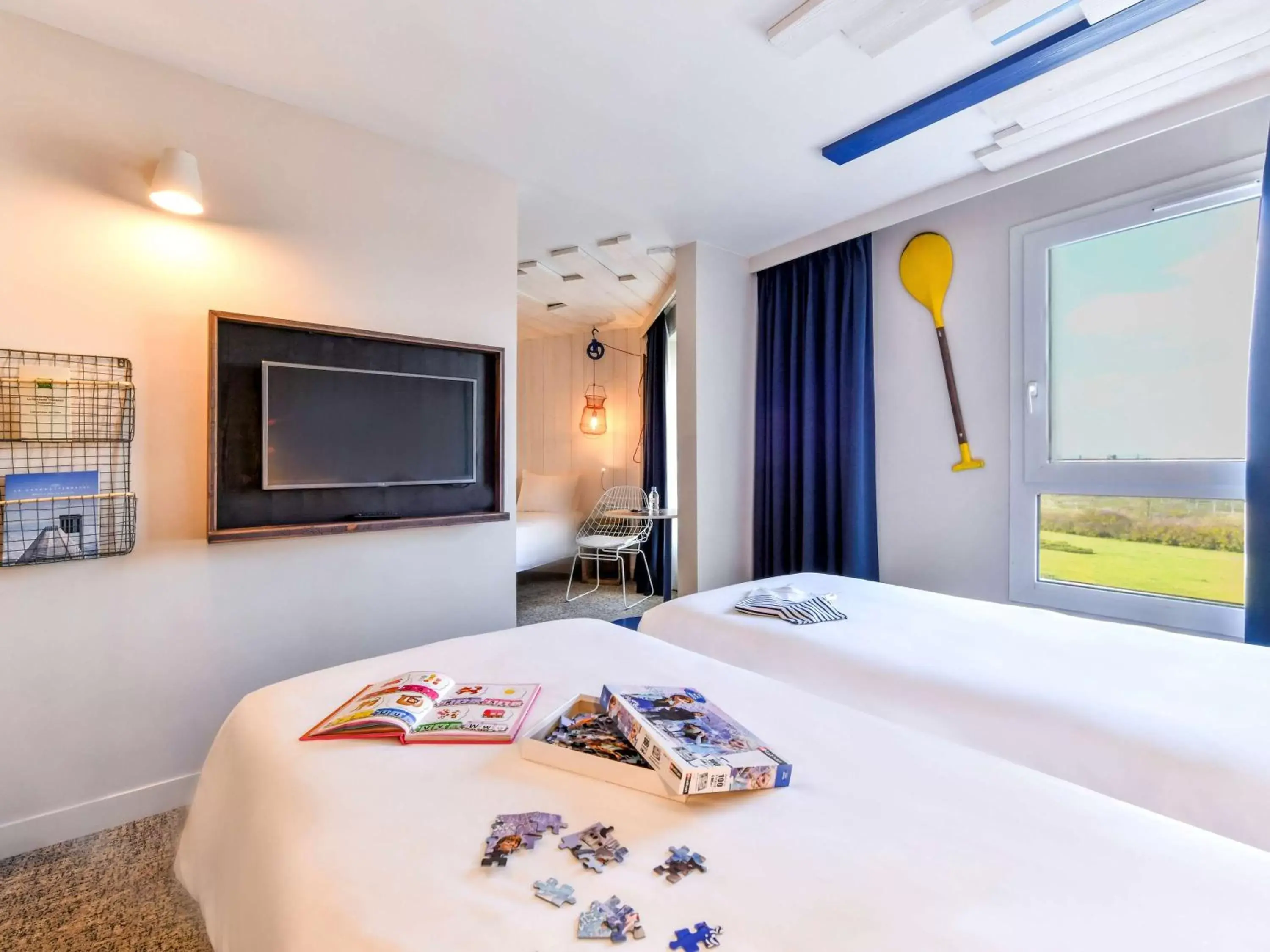 Photo of the whole room, Bed in ibis styles La Rochelle Thalasso Chatelaillon