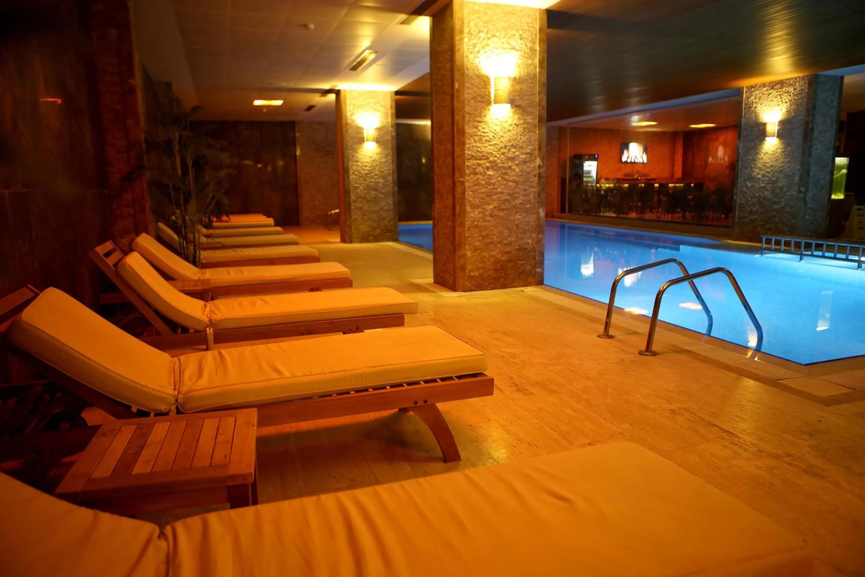 Swimming pool in Grand Hotel Gulsoy Old City