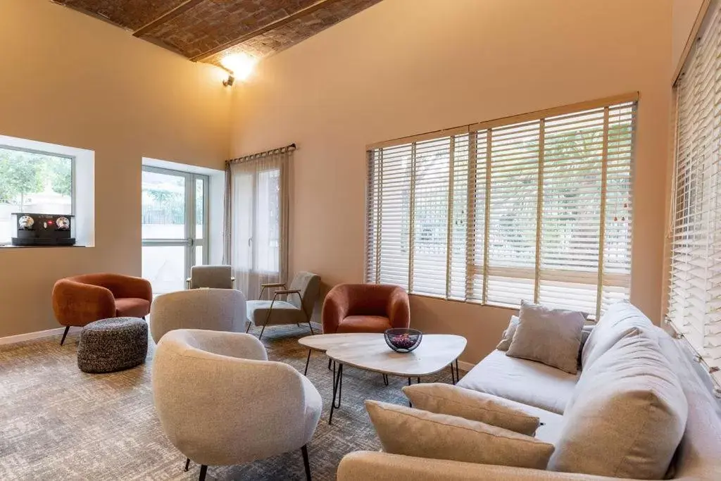 Seating Area in Best Western Hotel & SPA Coeur De Cassis