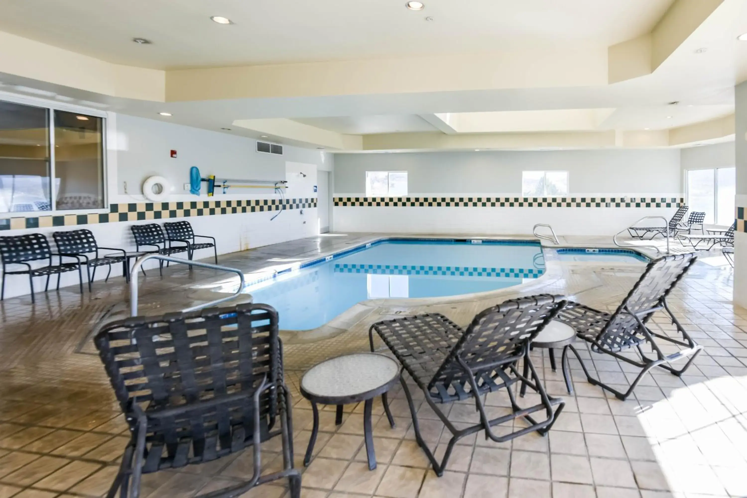 Swimming Pool in Shutters Hotel