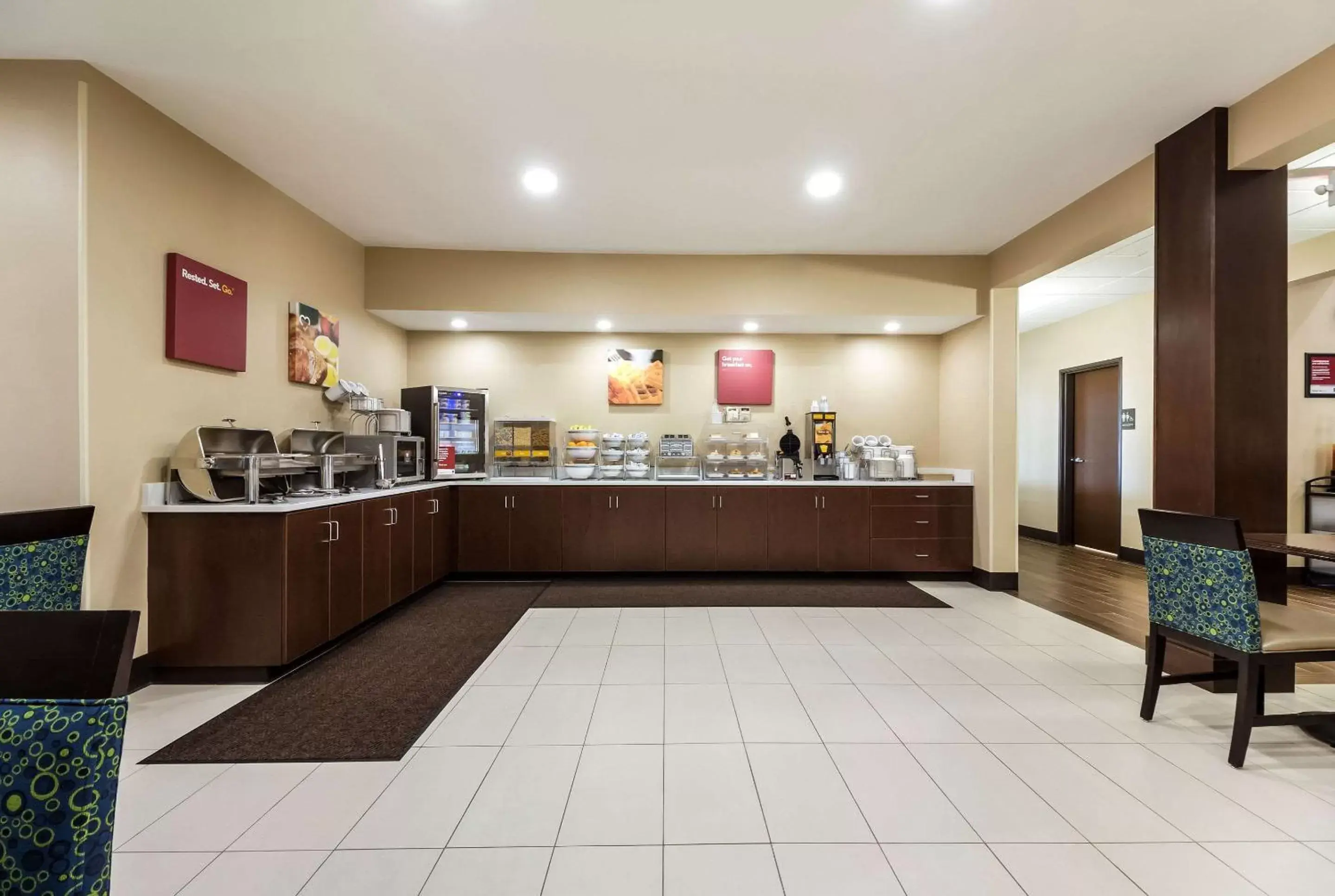 Restaurant/places to eat in Comfort Suites - Sioux Falls