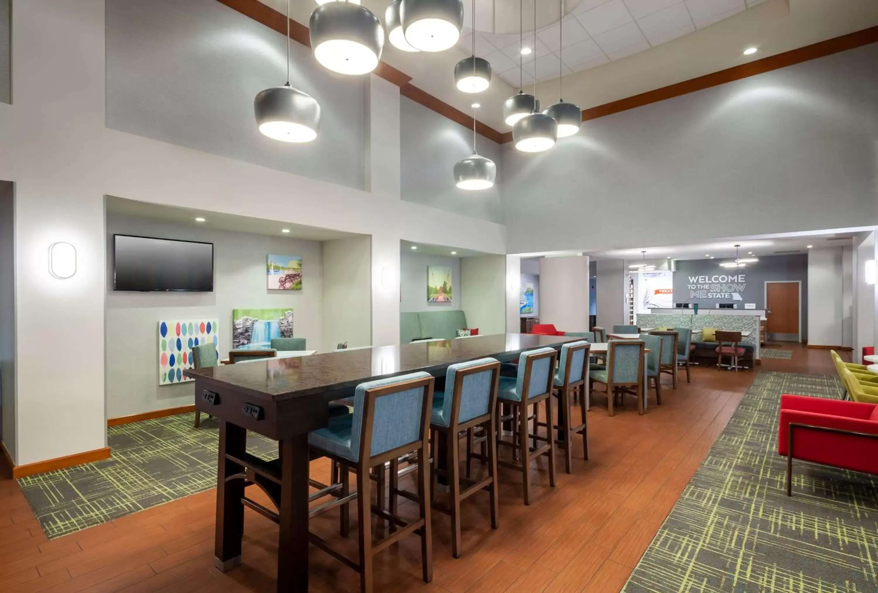 Lobby or reception, Restaurant/Places to Eat in Hampton Inn & Suites St. Louis at Forest Park