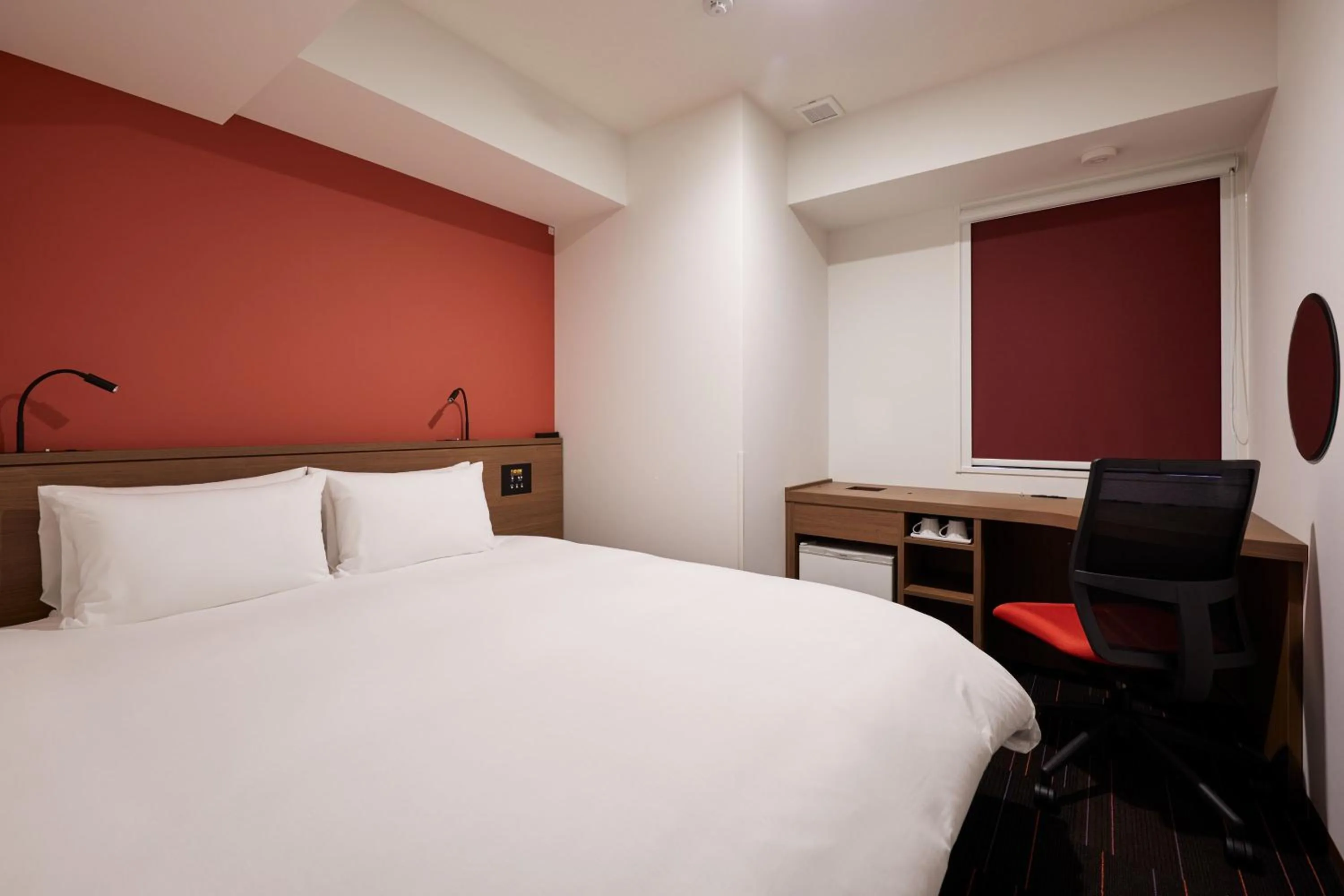 Photo of the whole room, Bed in the b shimbashi