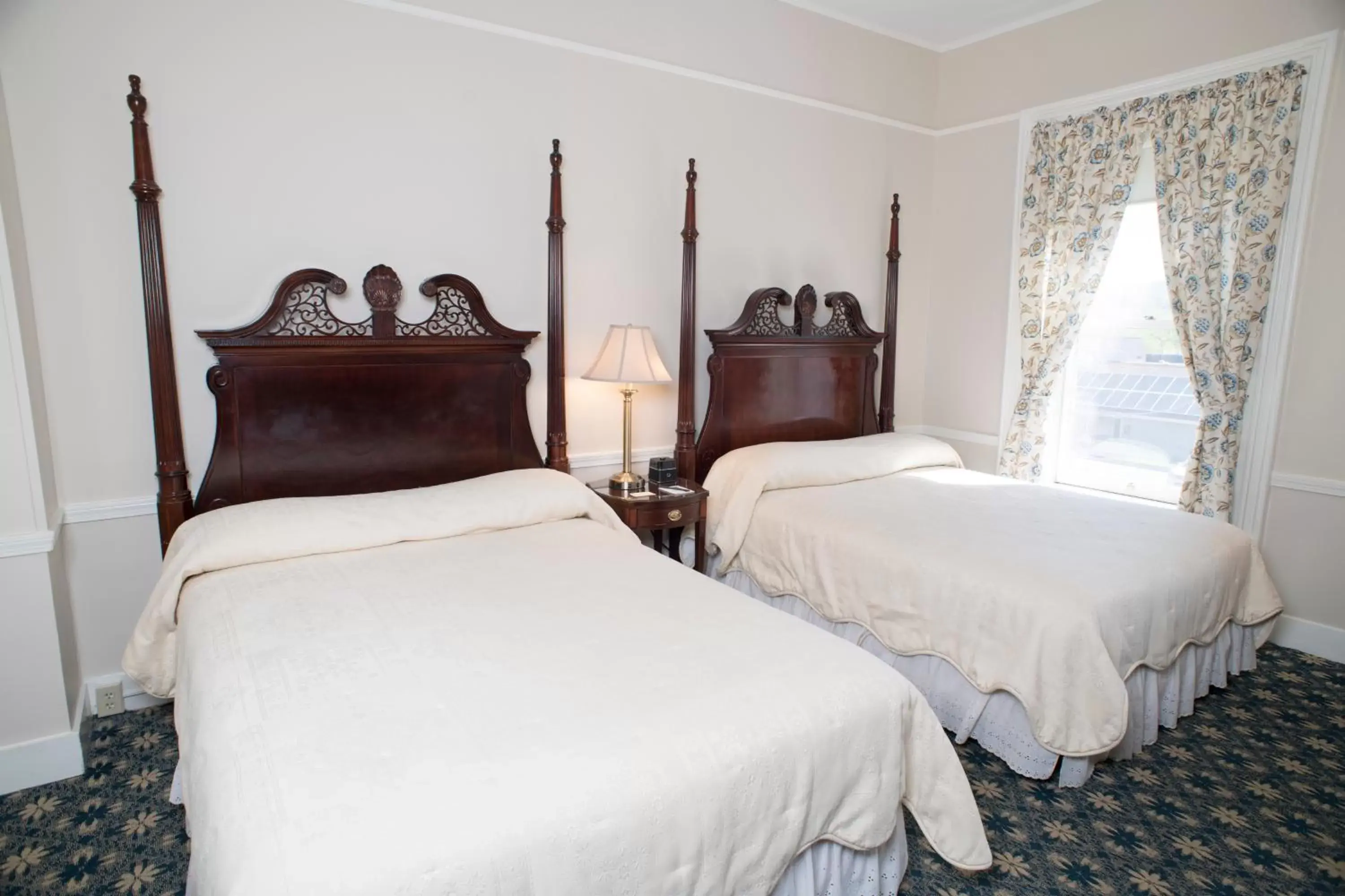 Bed in Middlebury Inn