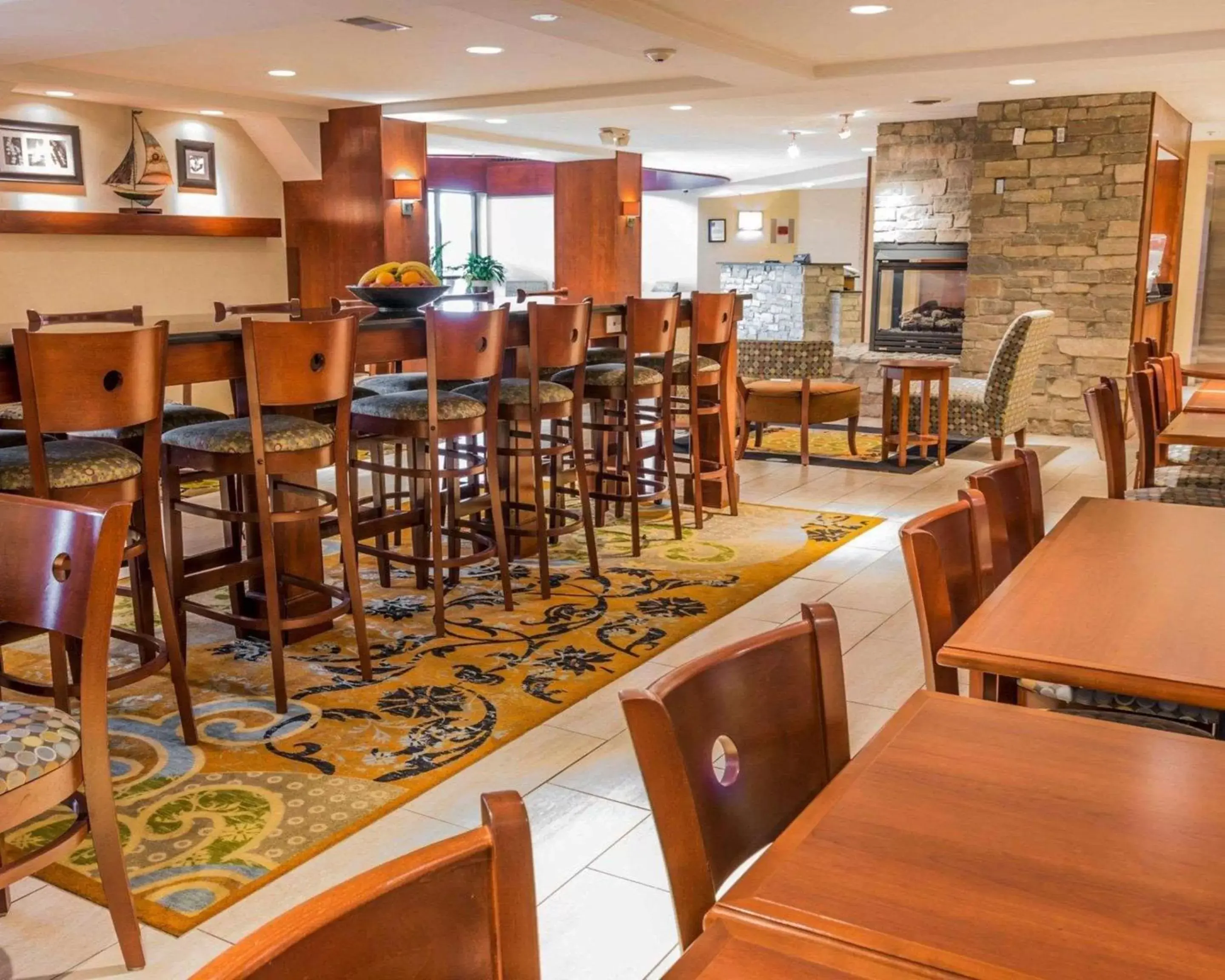 Restaurant/Places to Eat in Comfort Inn Plymouth