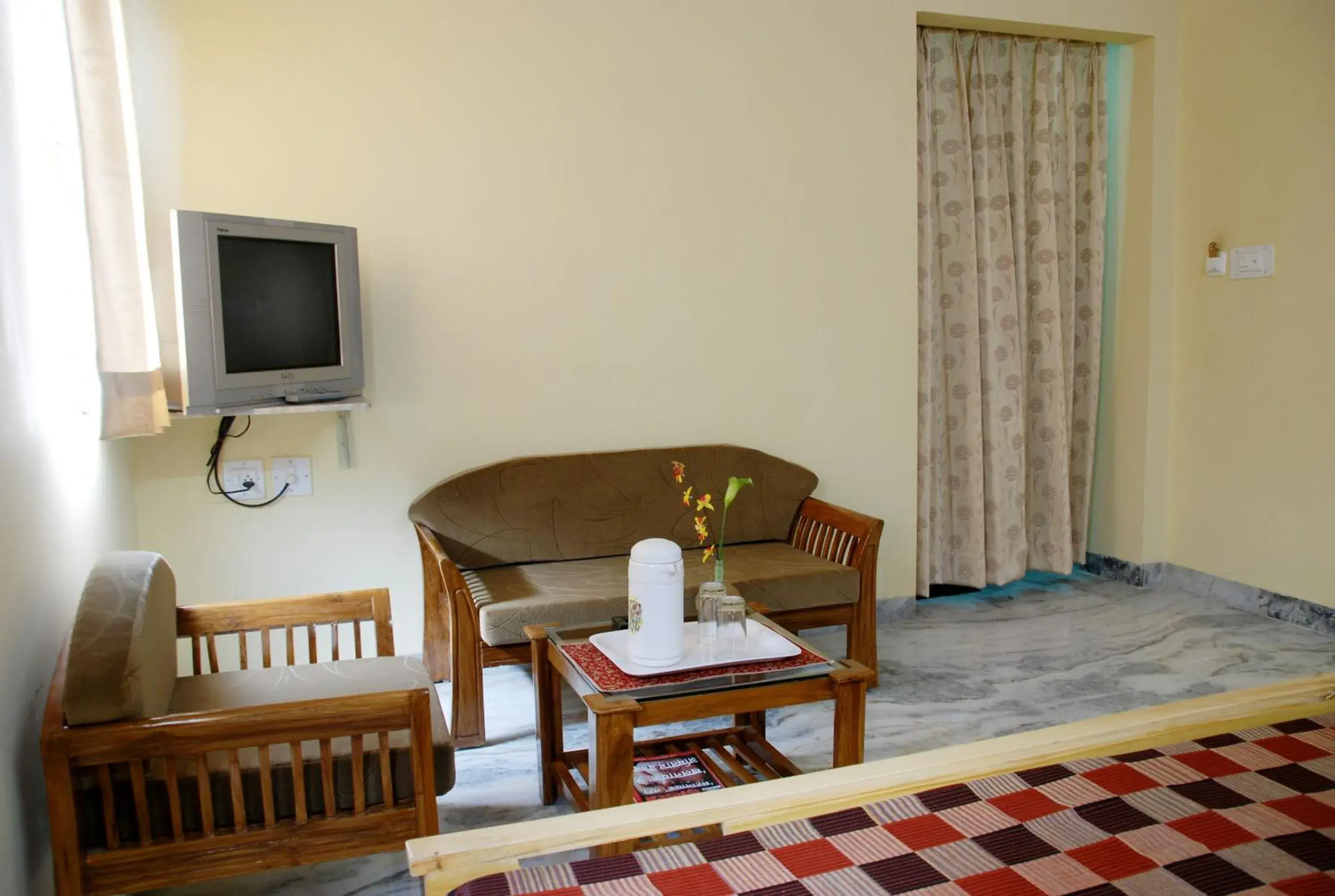 Living room, Seating Area in Hotel Sugandh Retreat