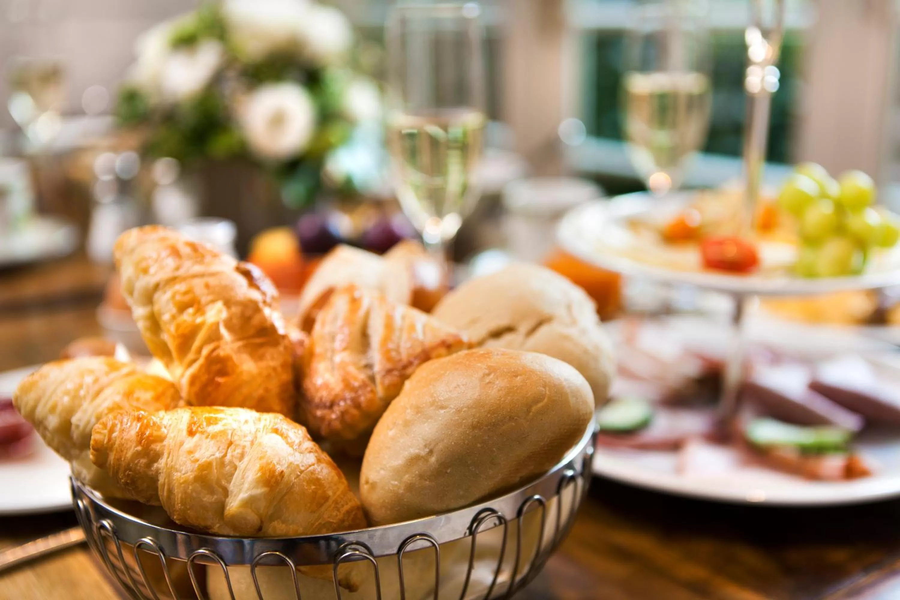 Food and drinks in THE GATE GARDEN Hotel