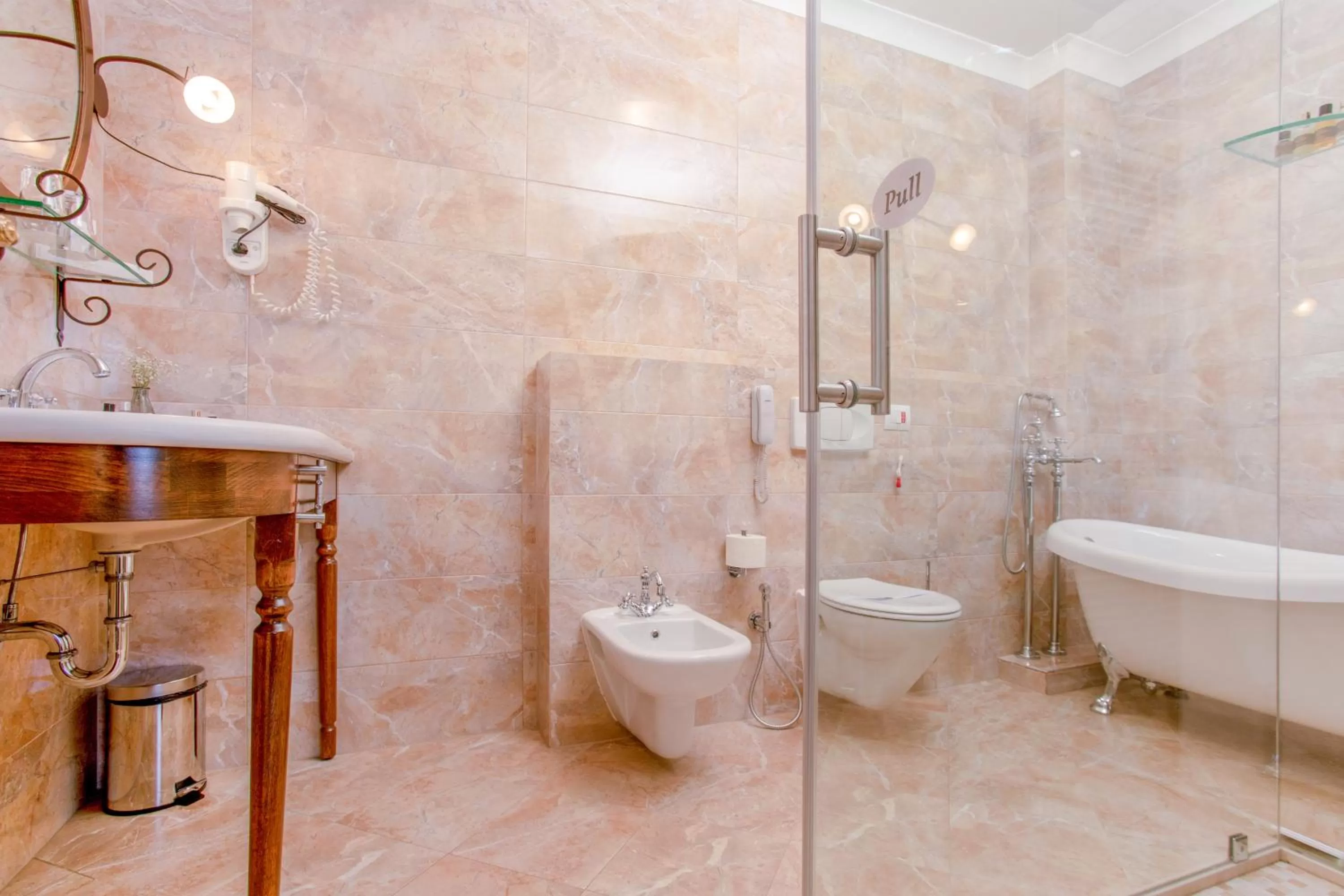 Bathroom in Hotel Garden