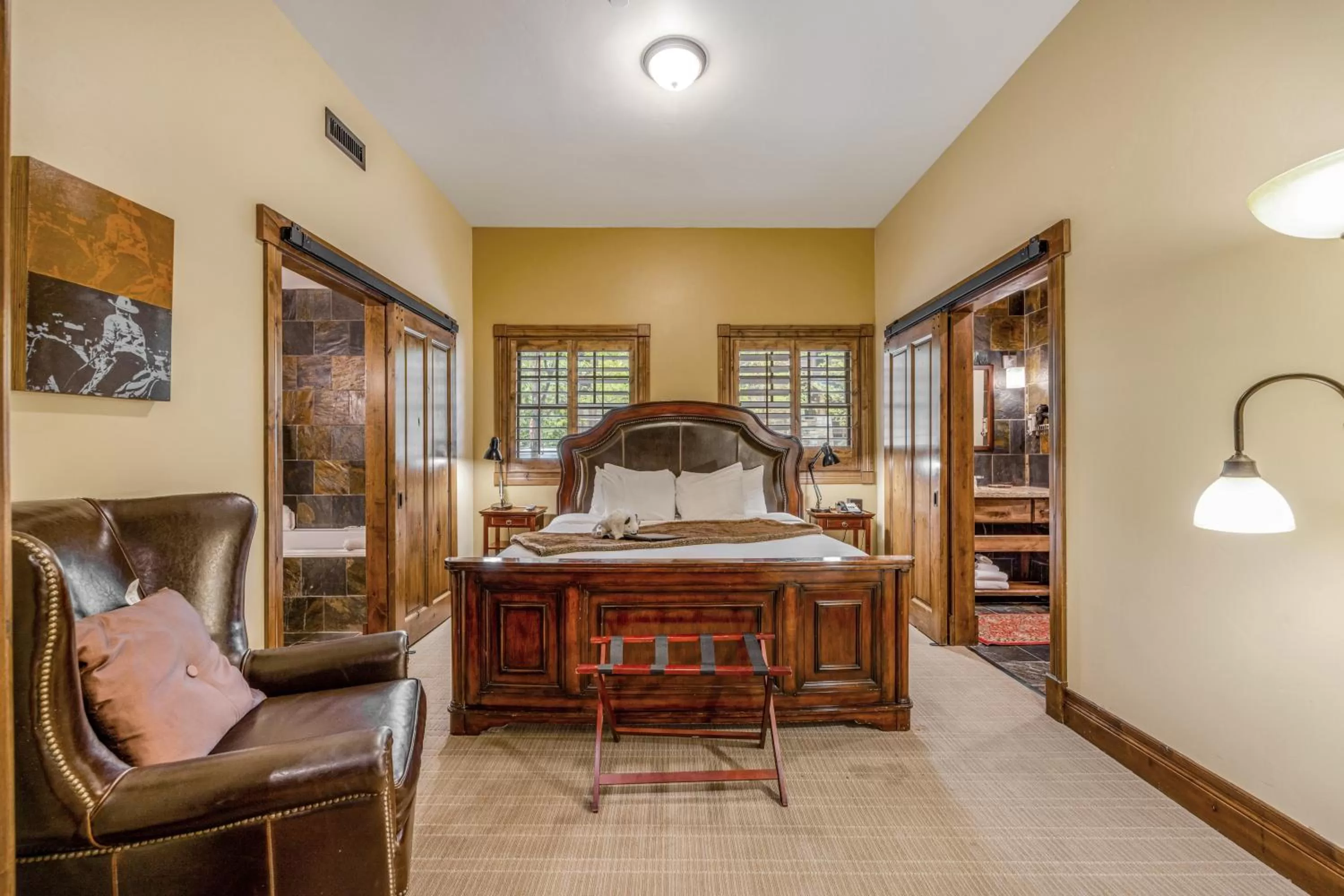 Superior King Suite in The White Buffalo Club