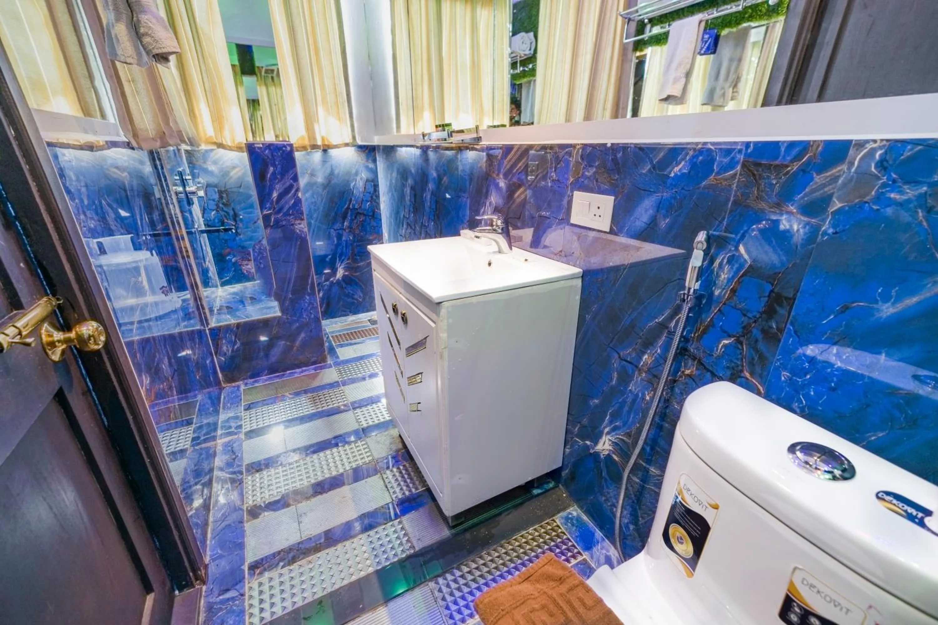 Bathroom in Parakkat Nature Resort